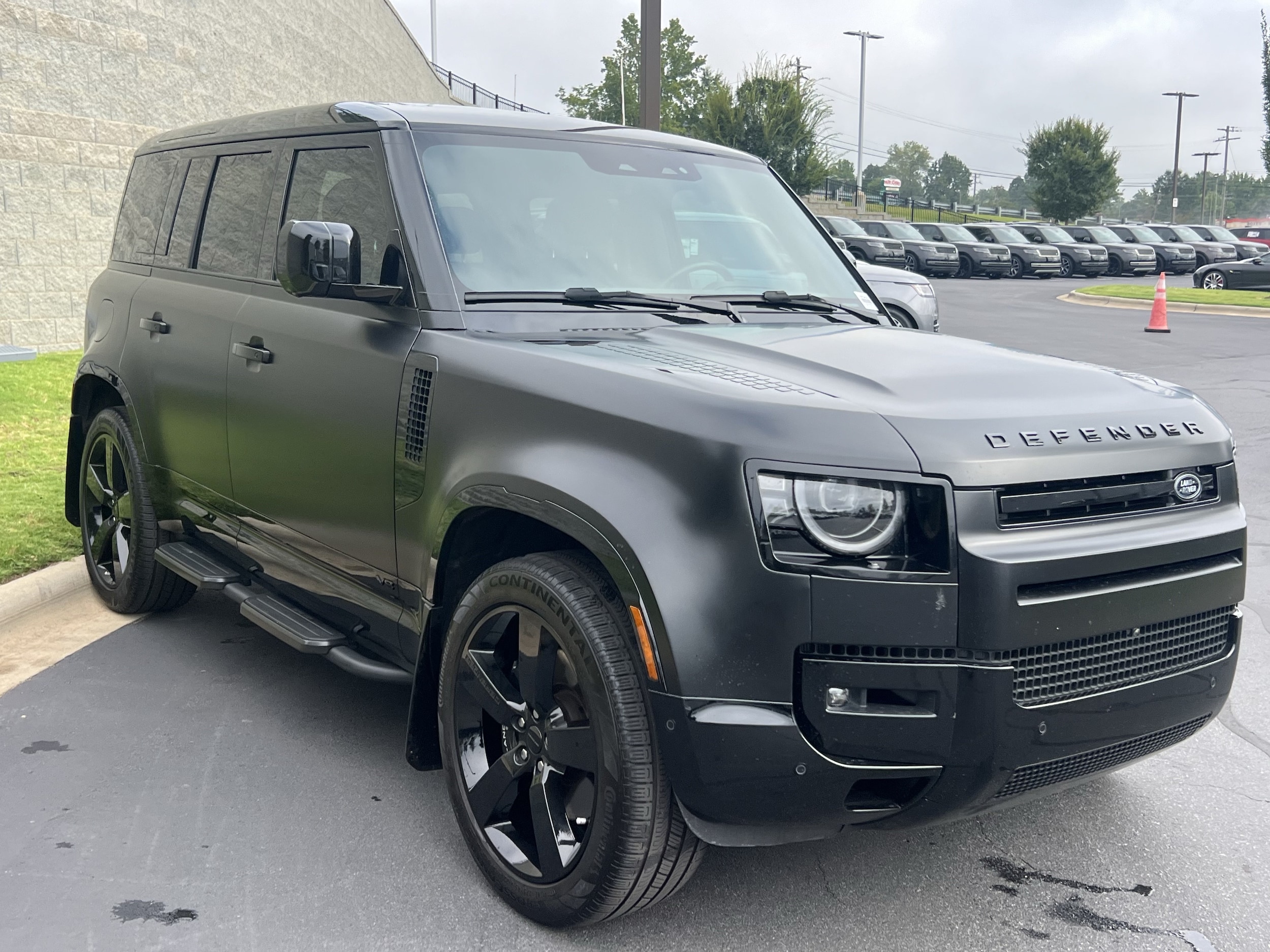 2026 Land Rover Defender V8