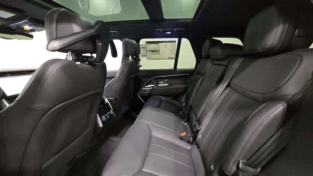 New 2026 Land Rover Range Rover SE SUV