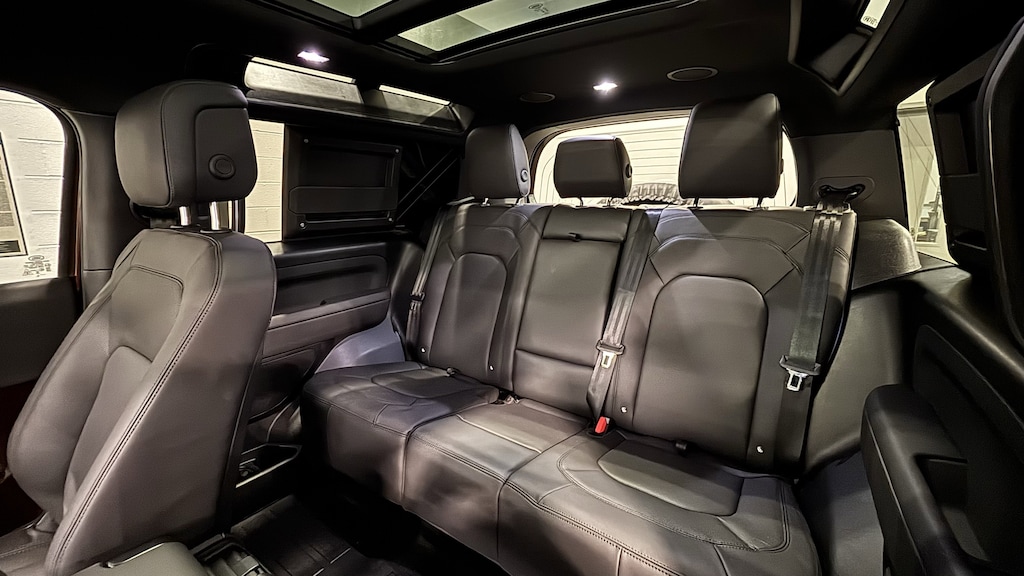 Used 2026 Land Rover Defender X-Dynamic SE SUV