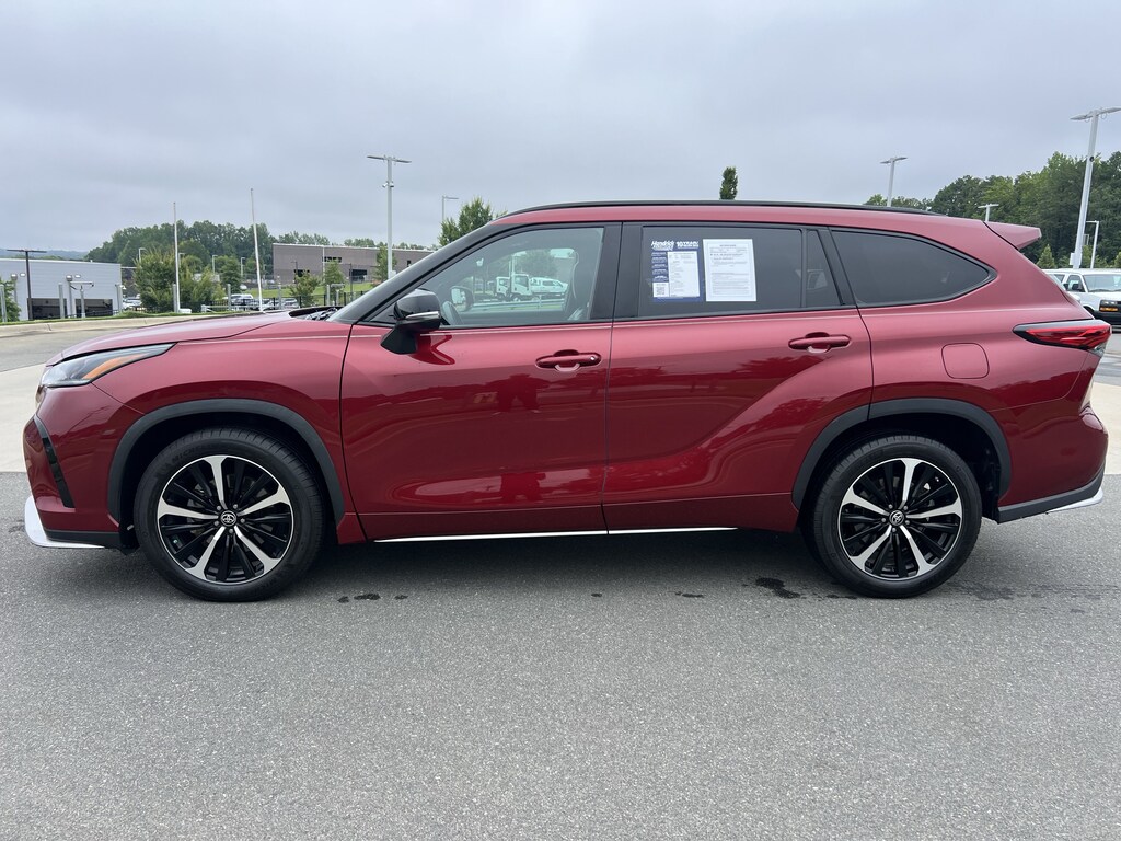 Used 2022 Toyota Highlander XSE SUV