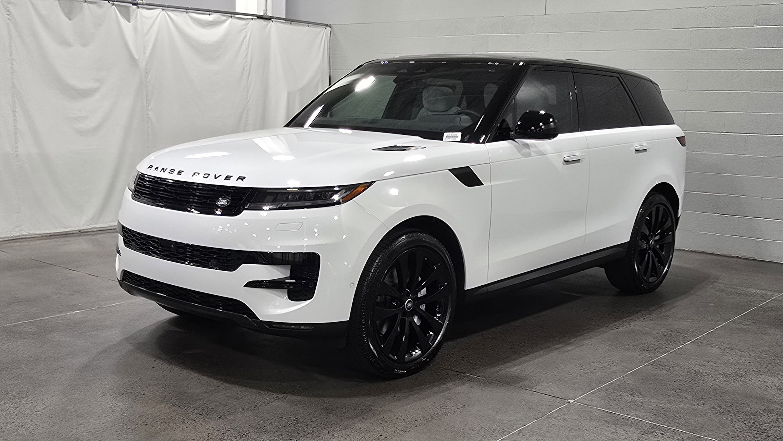 2025 Land Rover Range Rover Sport SE's photo