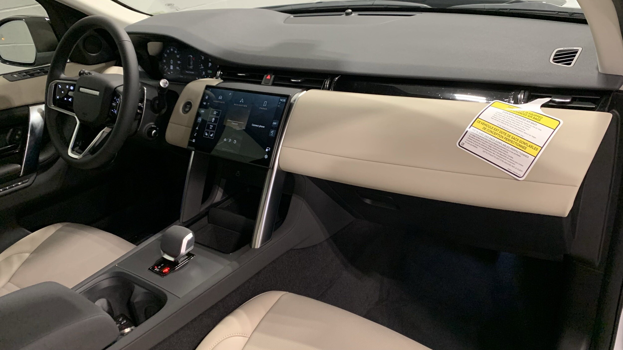 2025 Land Rover Discovery Sport S photo 3