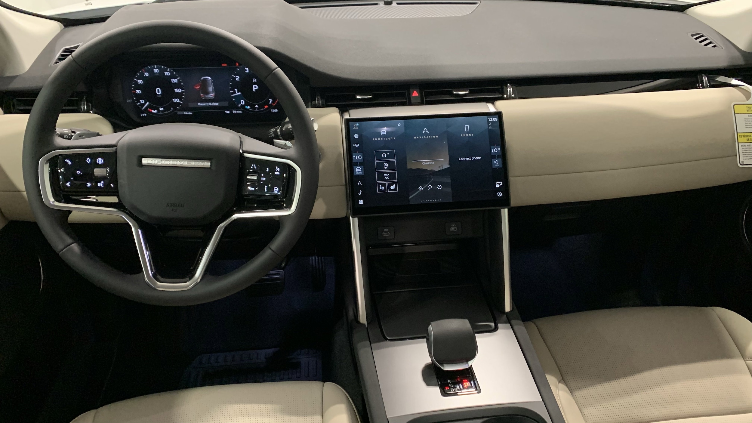 2025 Land Rover Discovery Sport S photo 4