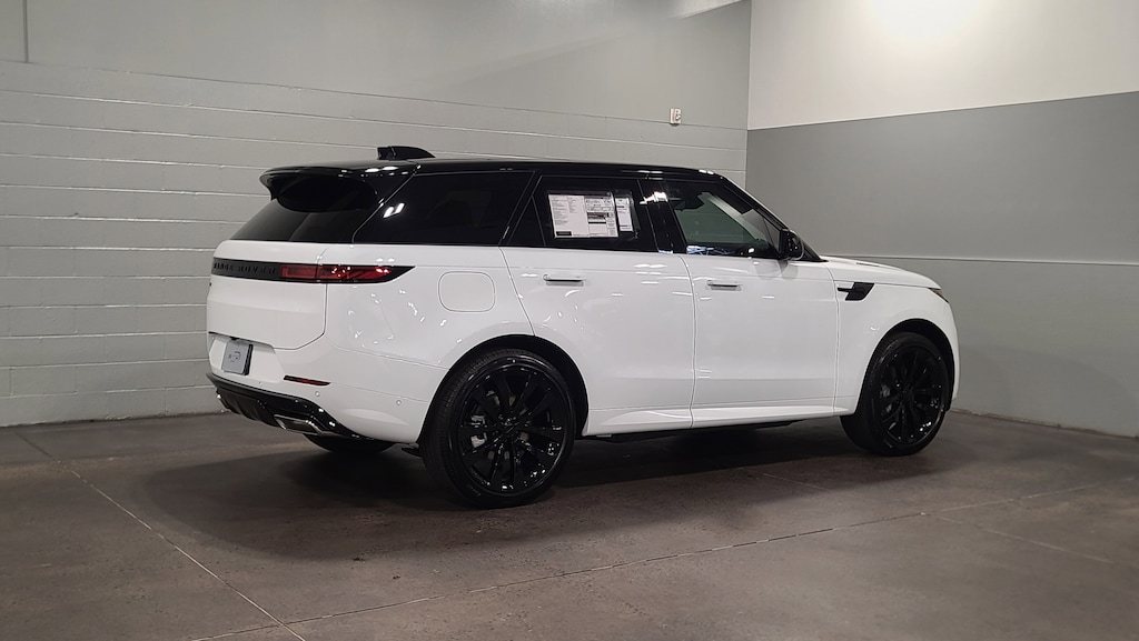 New 2026 Land Rover Range Rover Sport Dynamic SE SUV