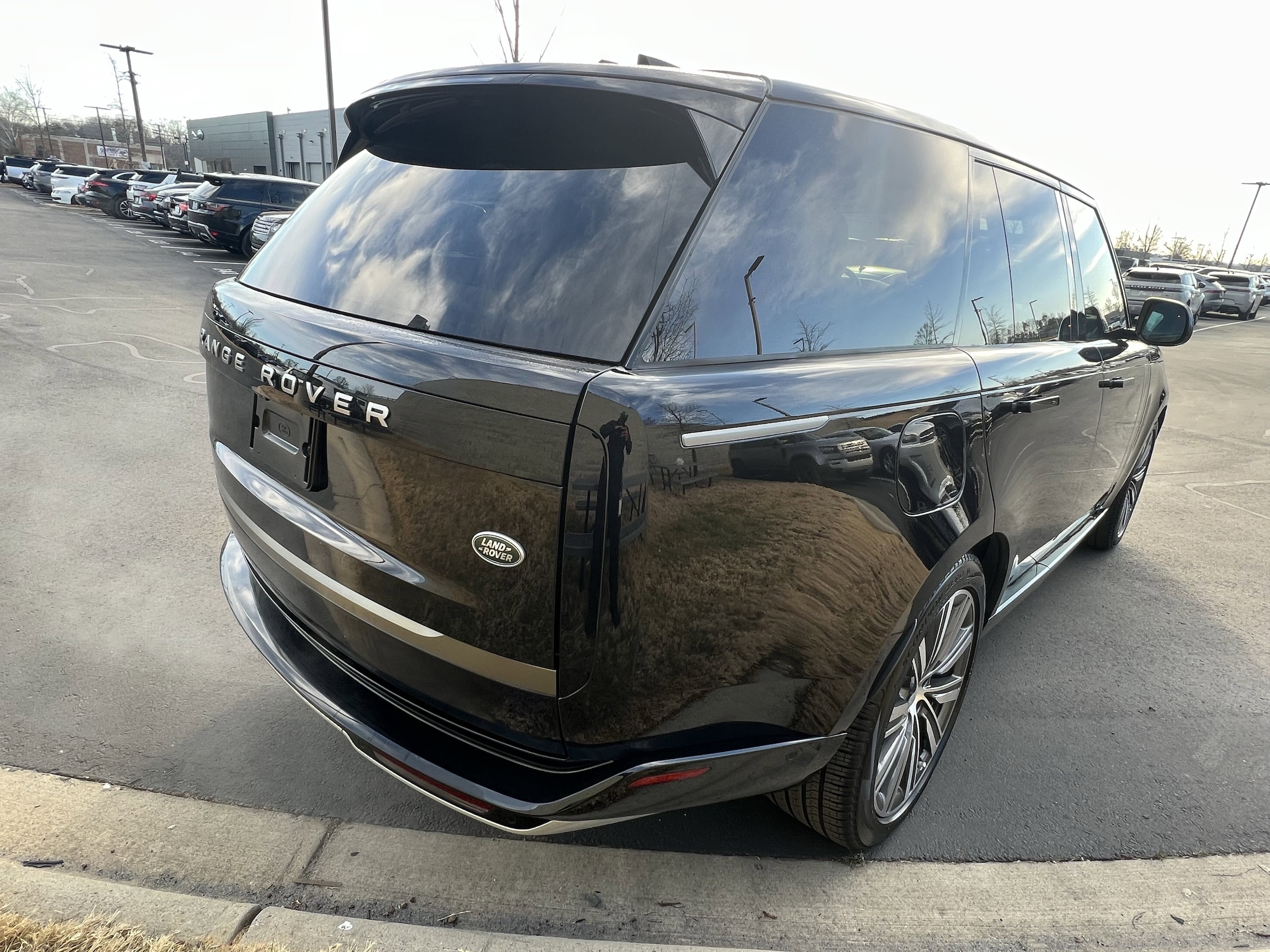 2023 Land Rover Range Rover P530 SE SWB photo 5