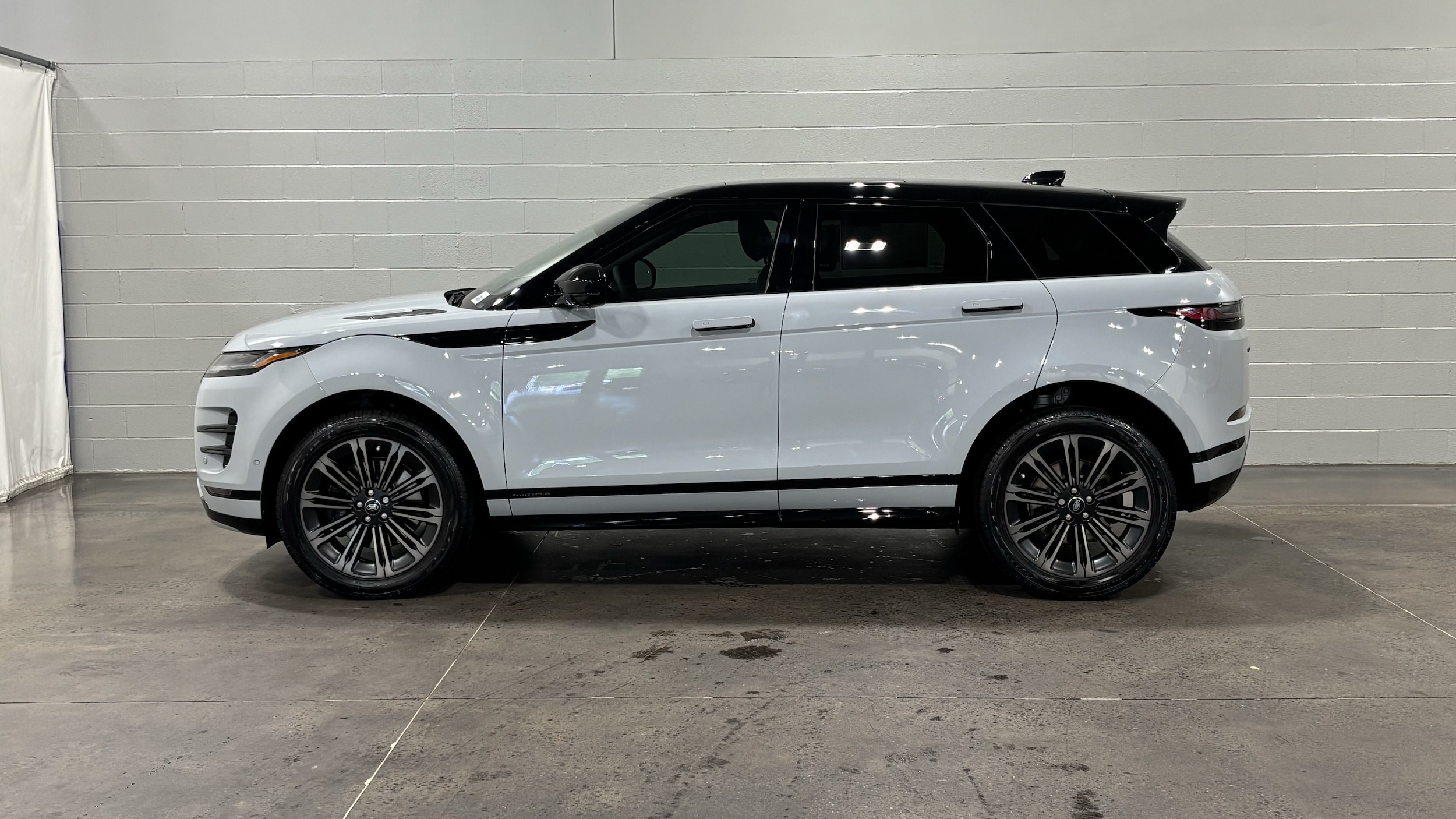 2026 Land Rover Range Rover Evoque Hoxton Edition