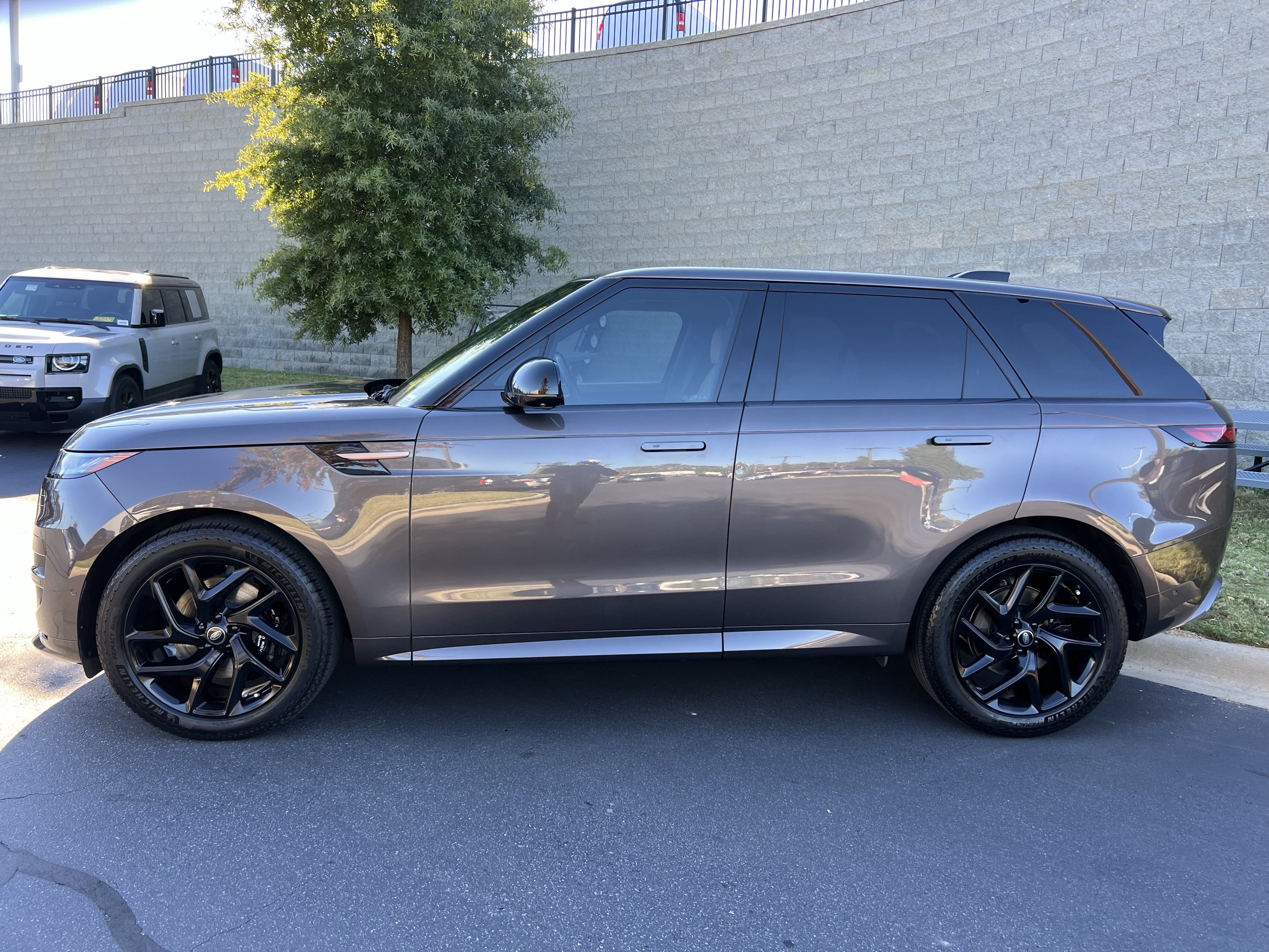 Used 2024 Land Rover Range Rover Sport Dynamic SE SUV