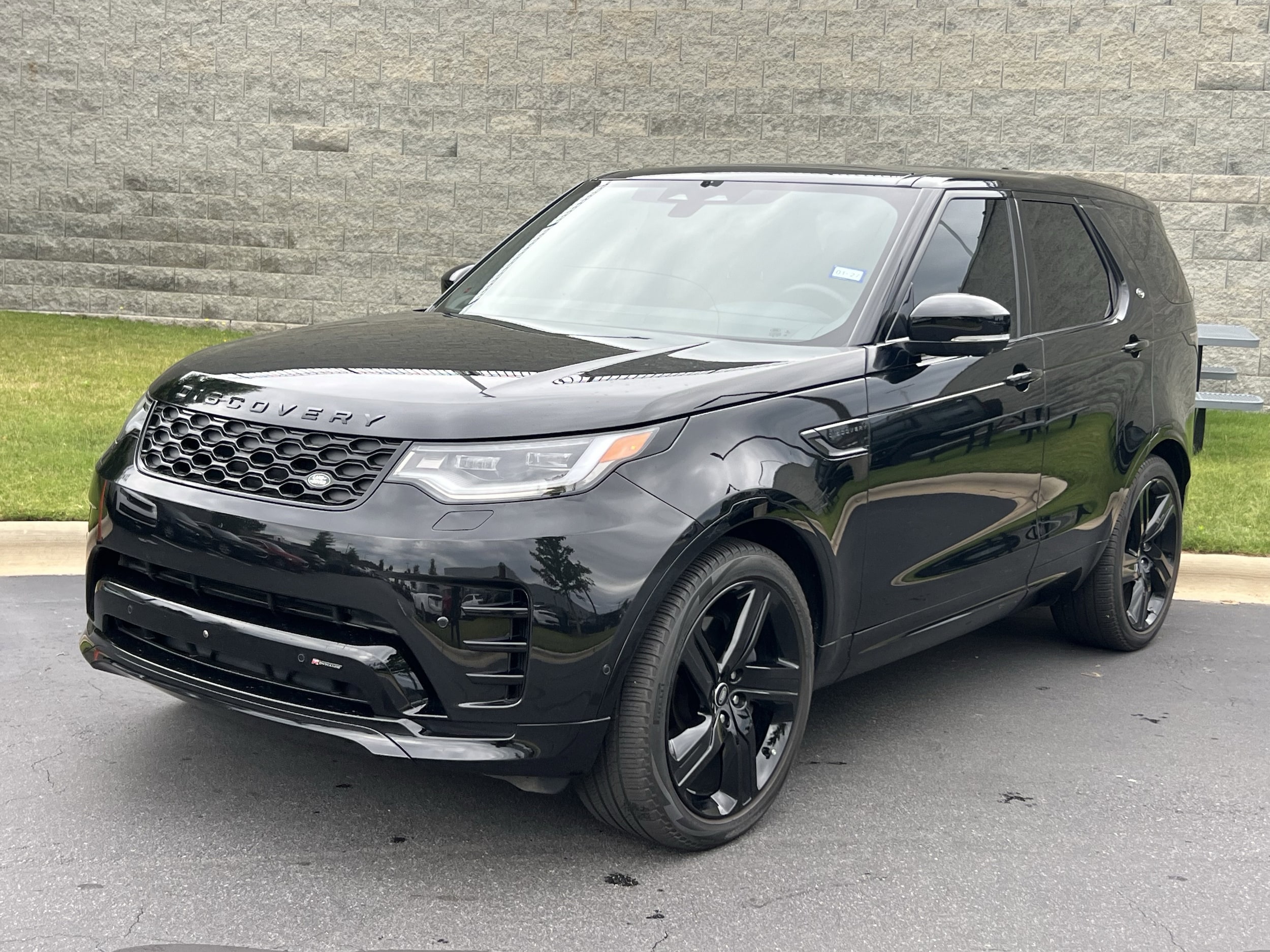 2023 Land Rover Discovery HSE R Dynamic's photo