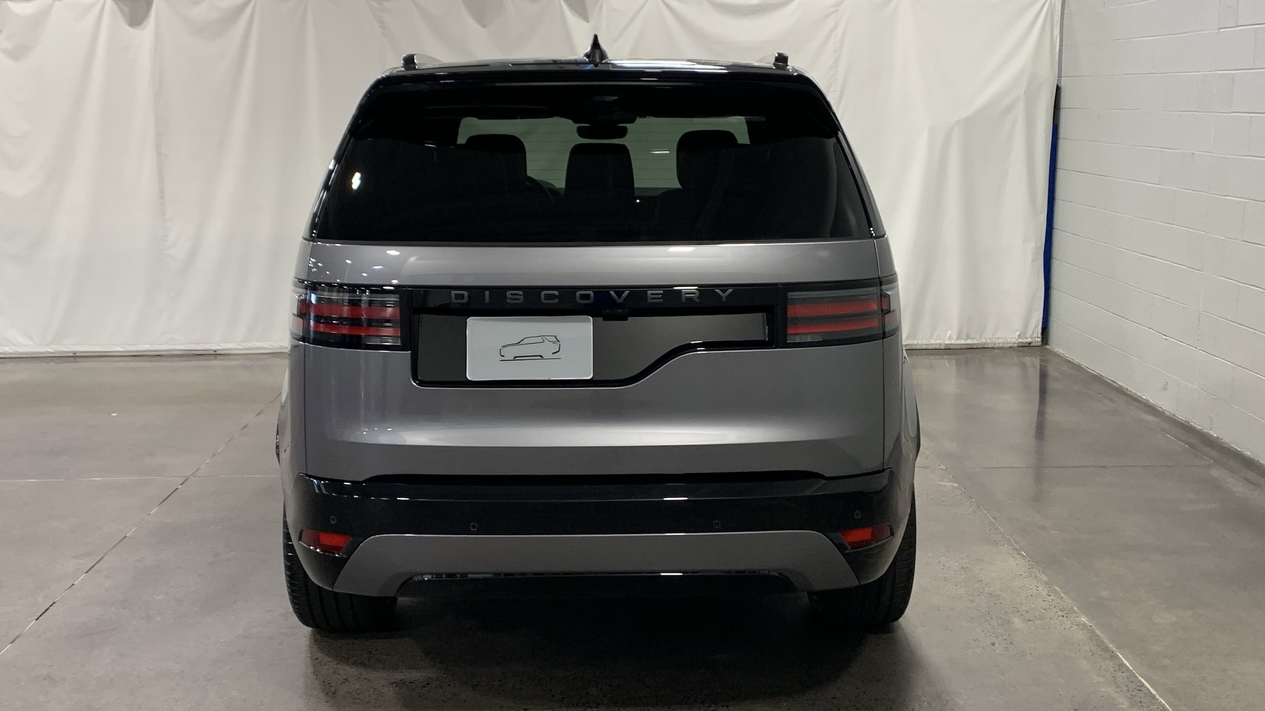 2025 Land Rover Discovery Dynamic SE photo 6