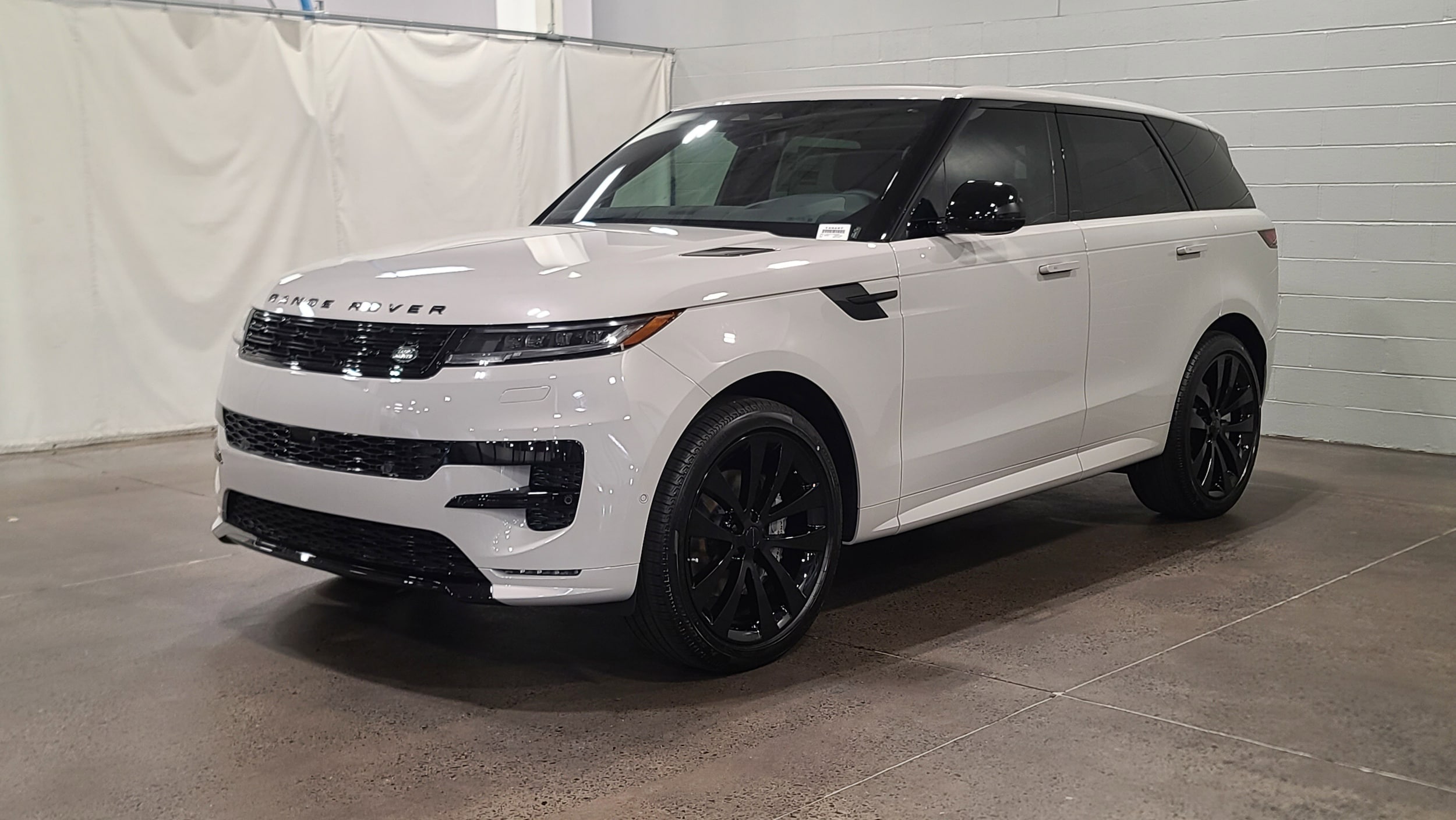 2026 Land Rover Range Rover Sport P400 MHEV Dynamic SE's photo