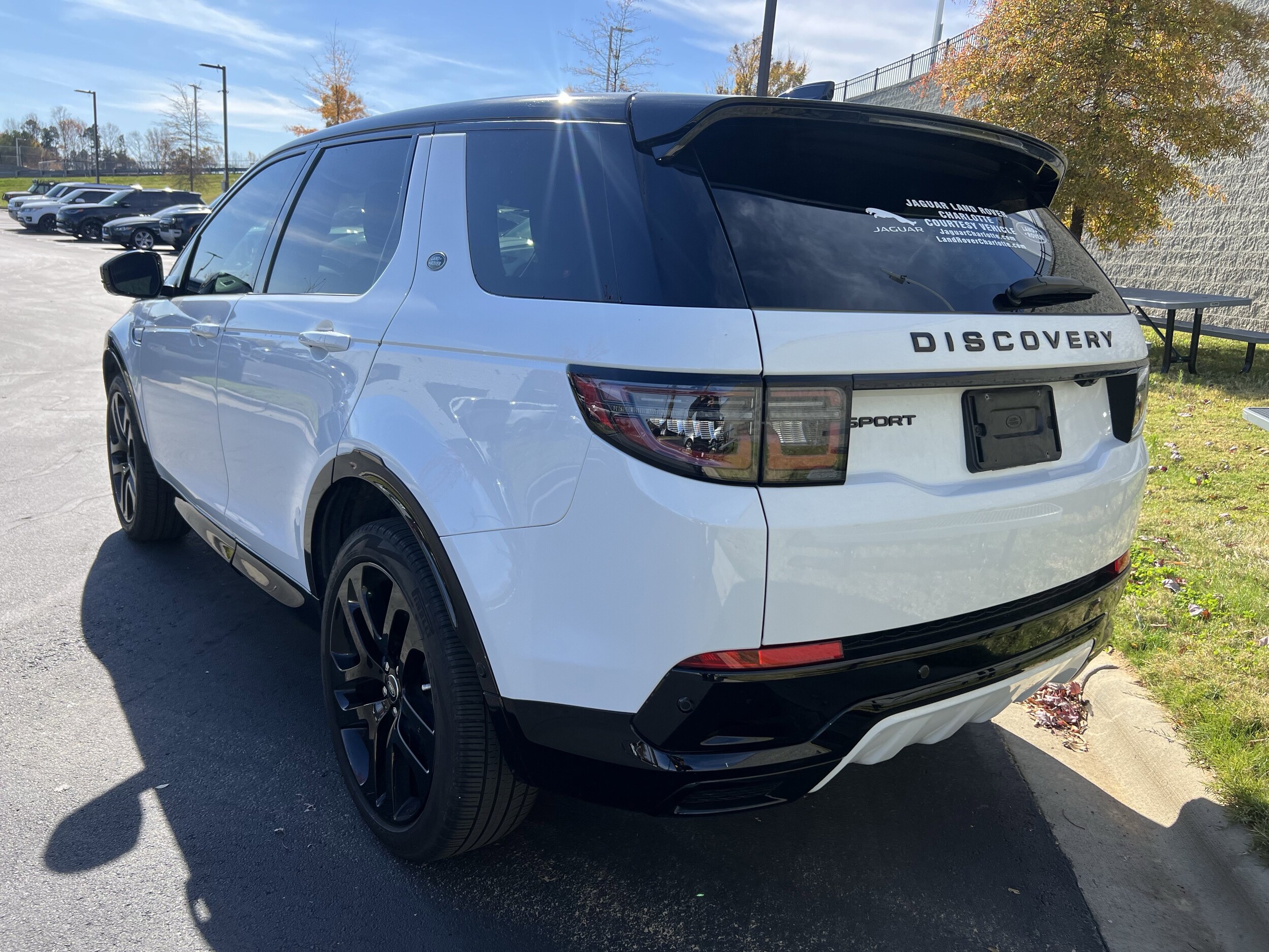2024 Land Rover Discovery Sport Dynamic SE photo 3