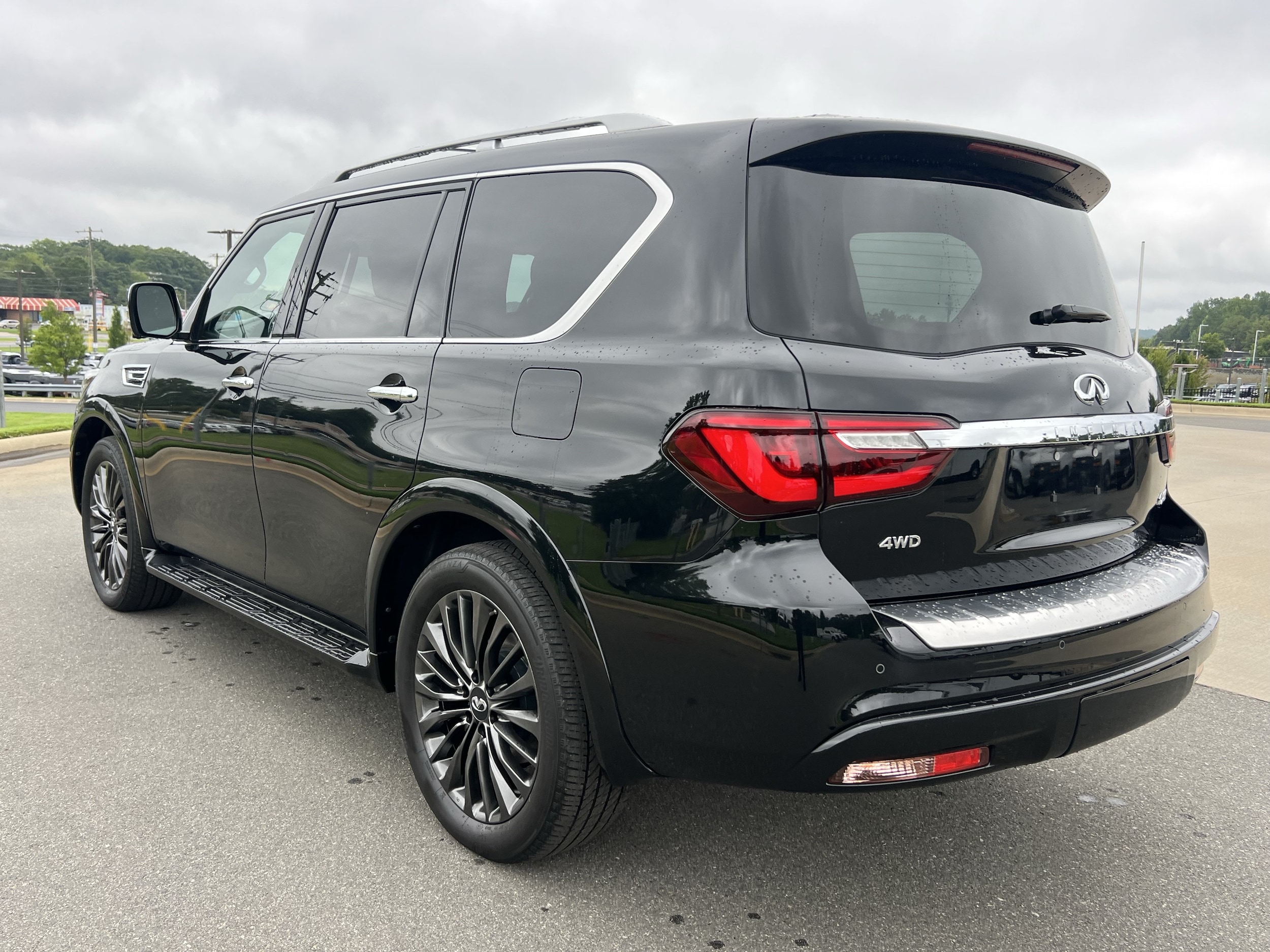 2023 INFINITI QX80 SENSORY