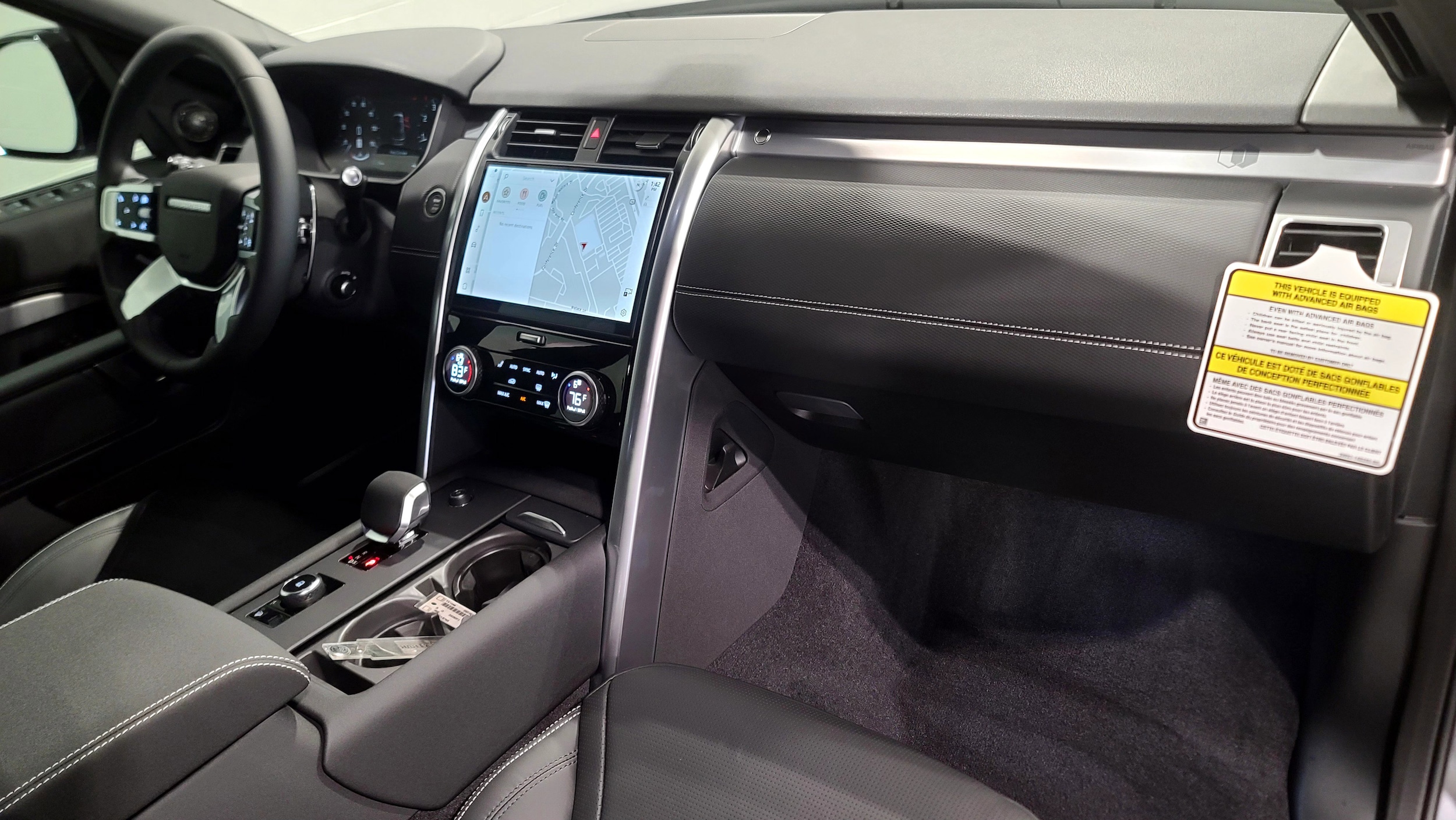 2026 Land Rover Discovery Gemini Edition photo 3