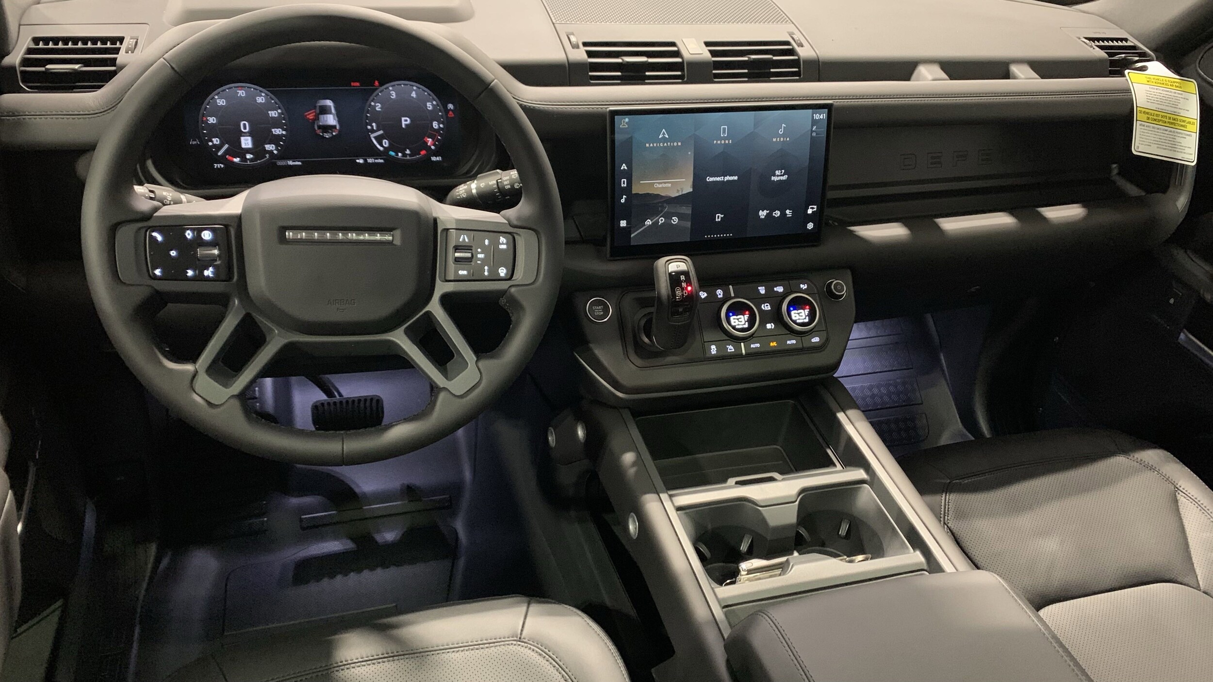 2025 Land Rover Defender 110 S photo 4