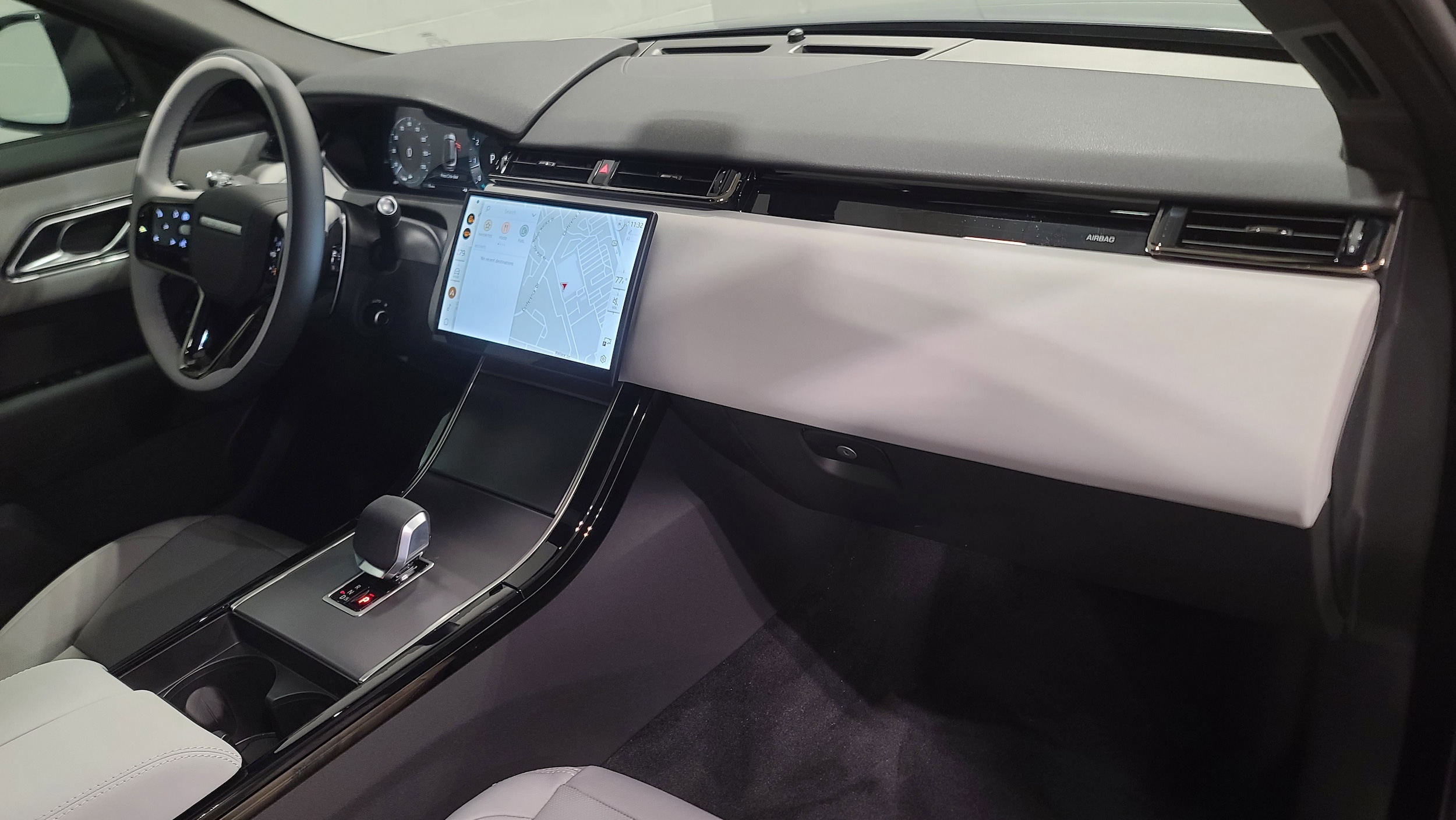 2026 Land Rover Range Rover Velar S photo 3