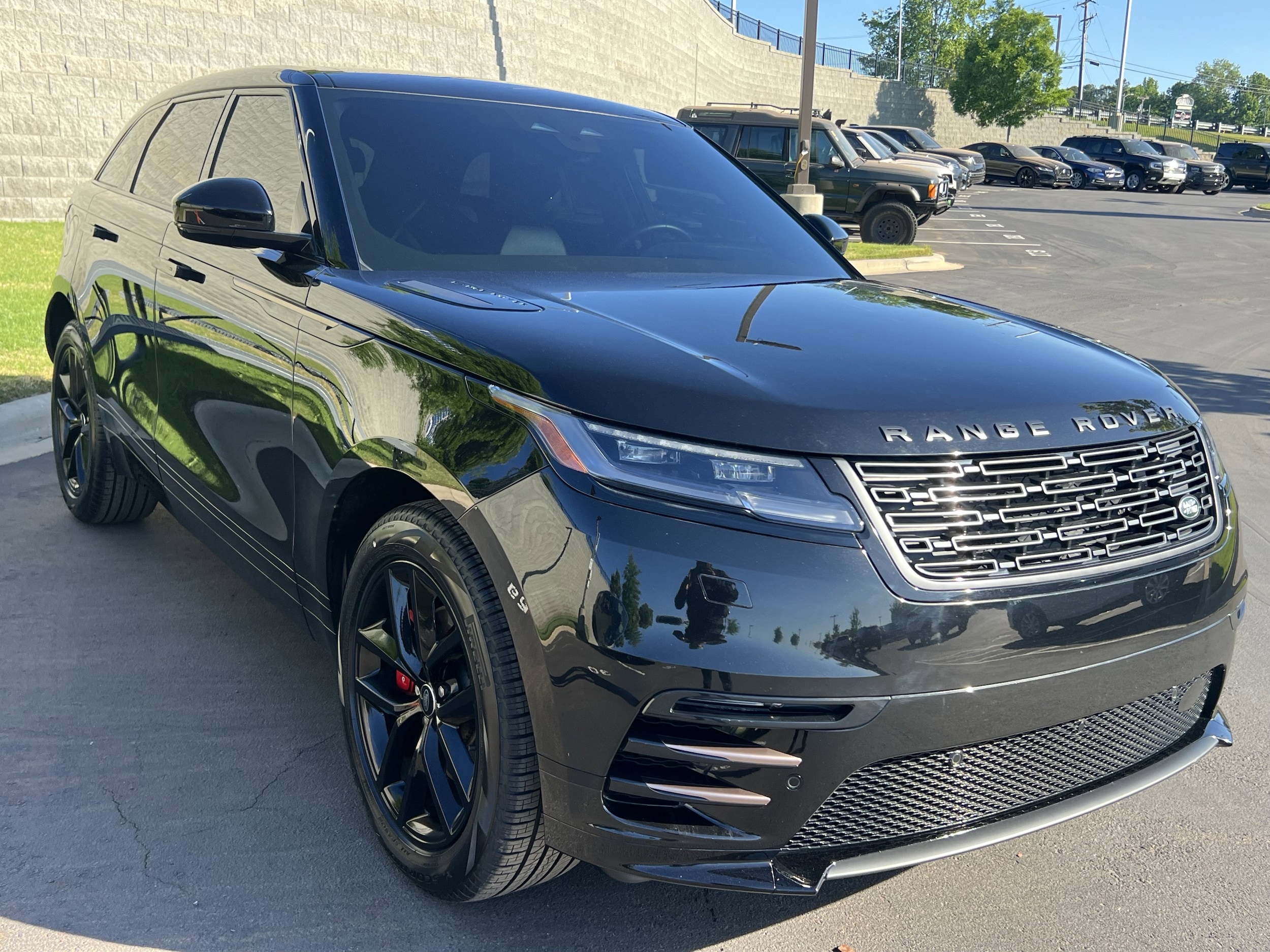 2025 Land Rover Range Rover Velar Dynamic SE photo 6