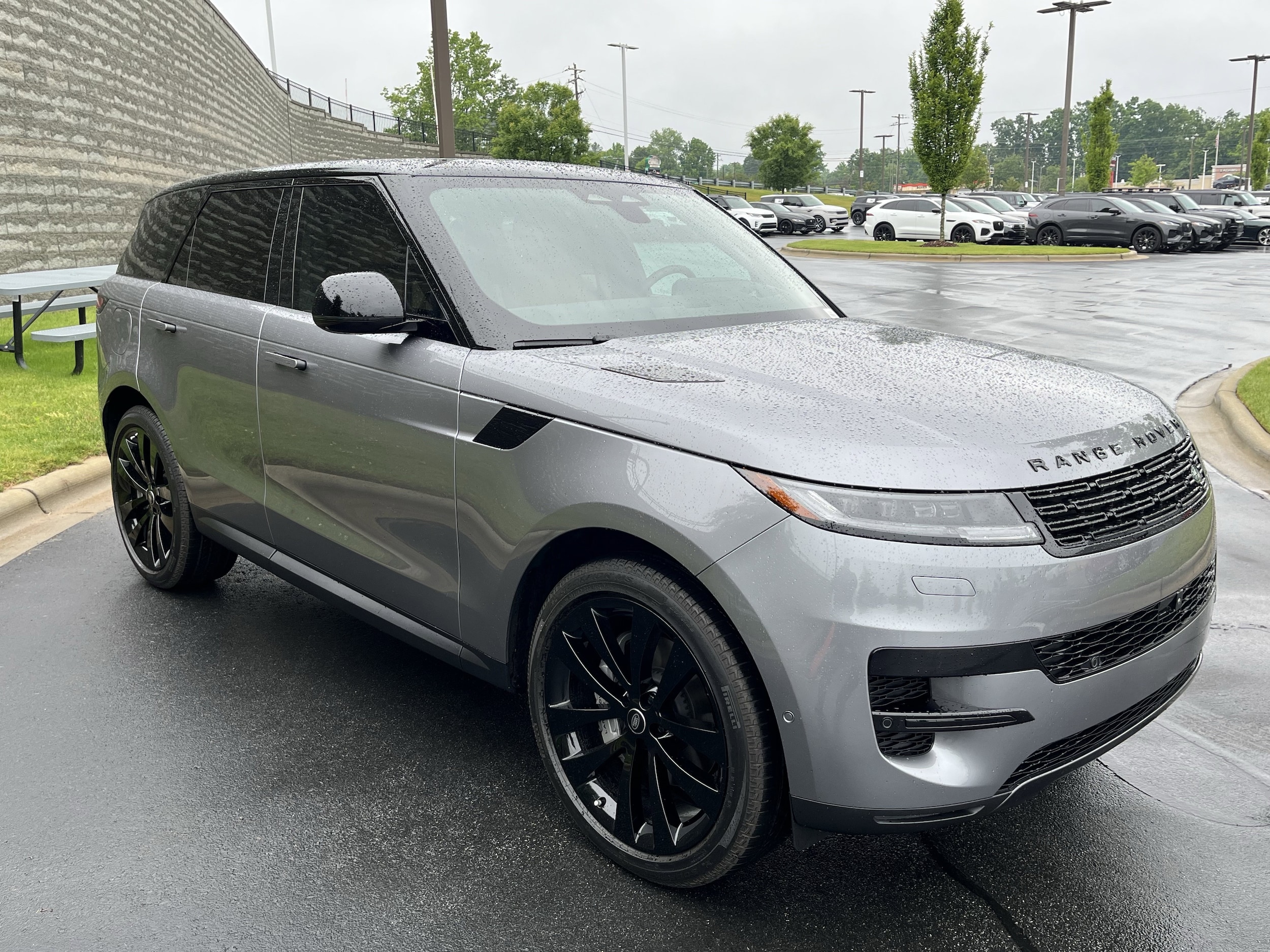 2025 Land Rover Range Rover Sport SE photo 6