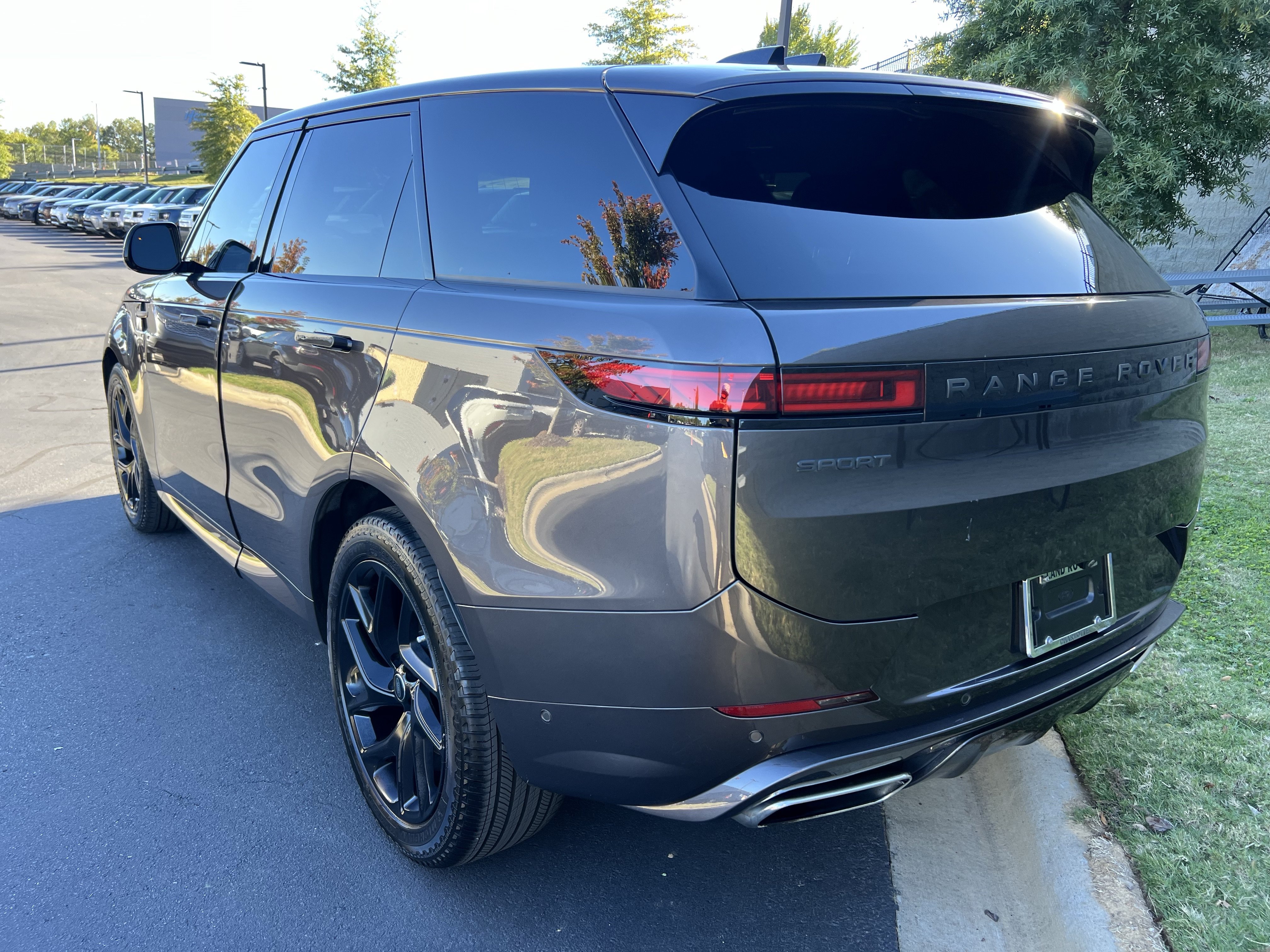 Used 2024 Land Rover Range Rover Sport Dynamic SE SUV