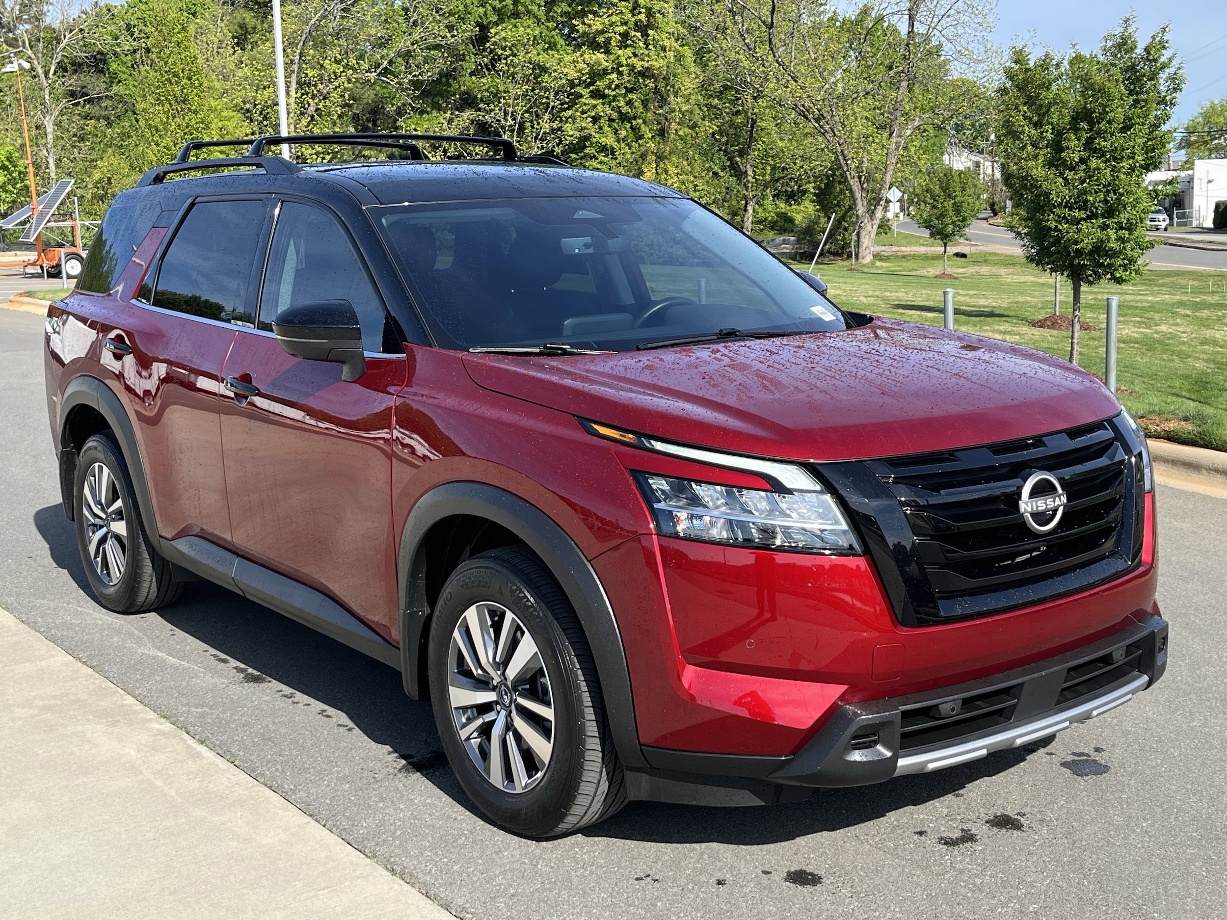 2023 Nissan Pathfinder SL