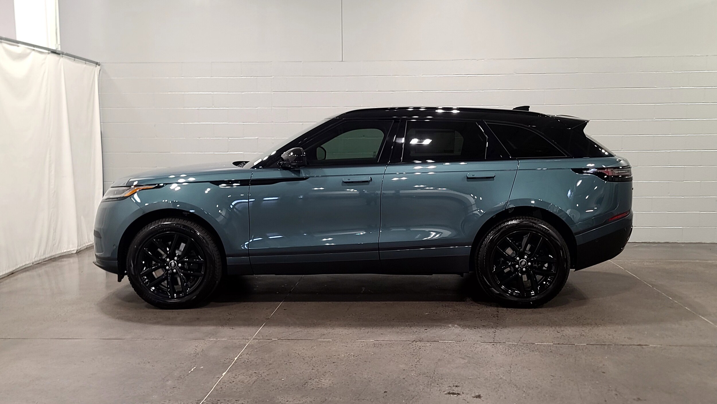 2026 Land Rover Range Rover Velar S photo 6