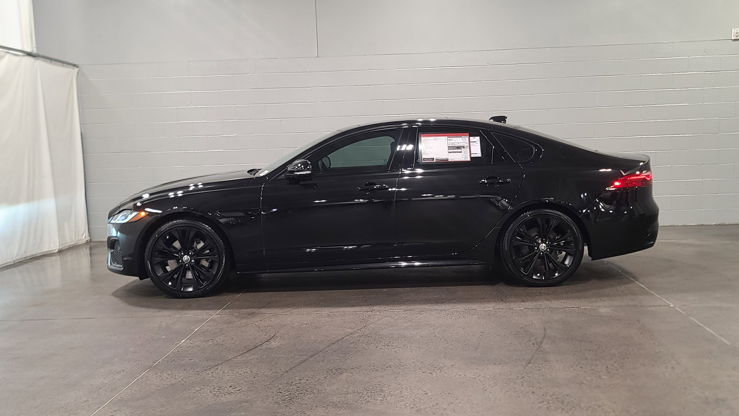 2024 Jaguar XF R-Dynamic SE photo 6