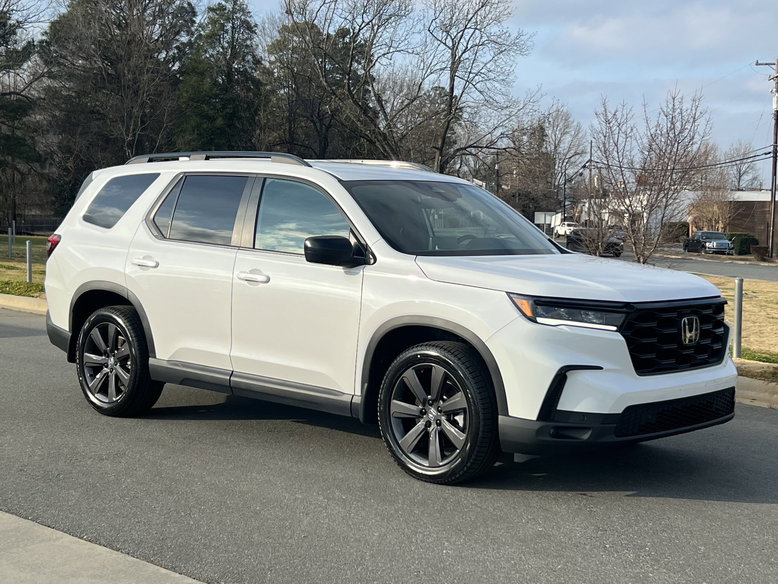 2025 Honda Pilot Sport's photo