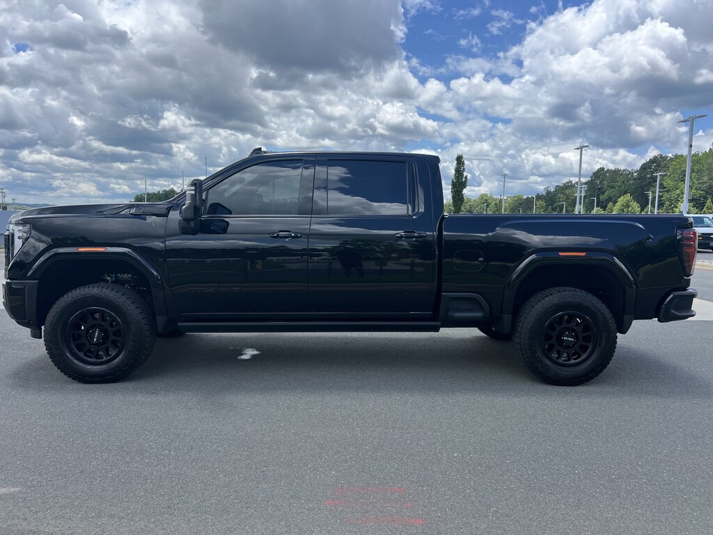 Used 2024 GMC Sierra 2500HD AT4 Pickup