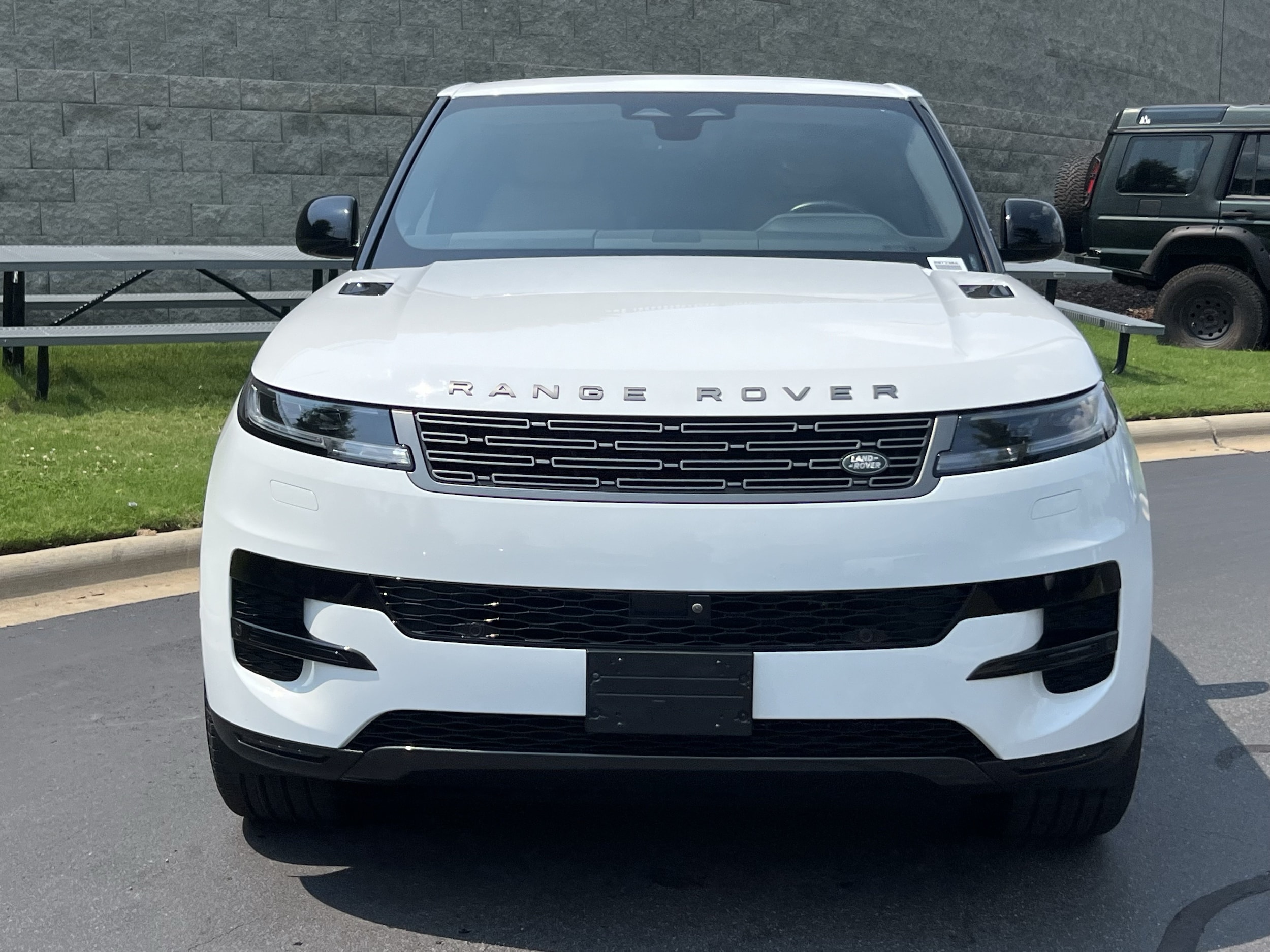 2024 Land Rover Range Rover Sport SE