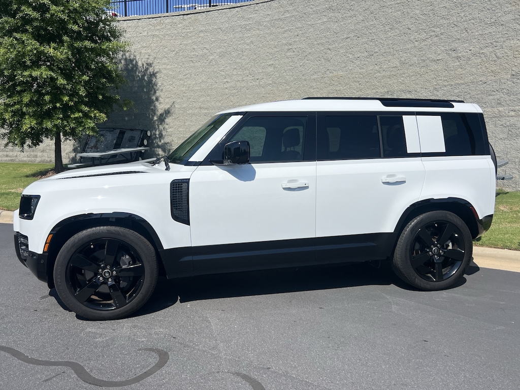 Used 2025 Land Rover Defender X-Dynamic SE SUV