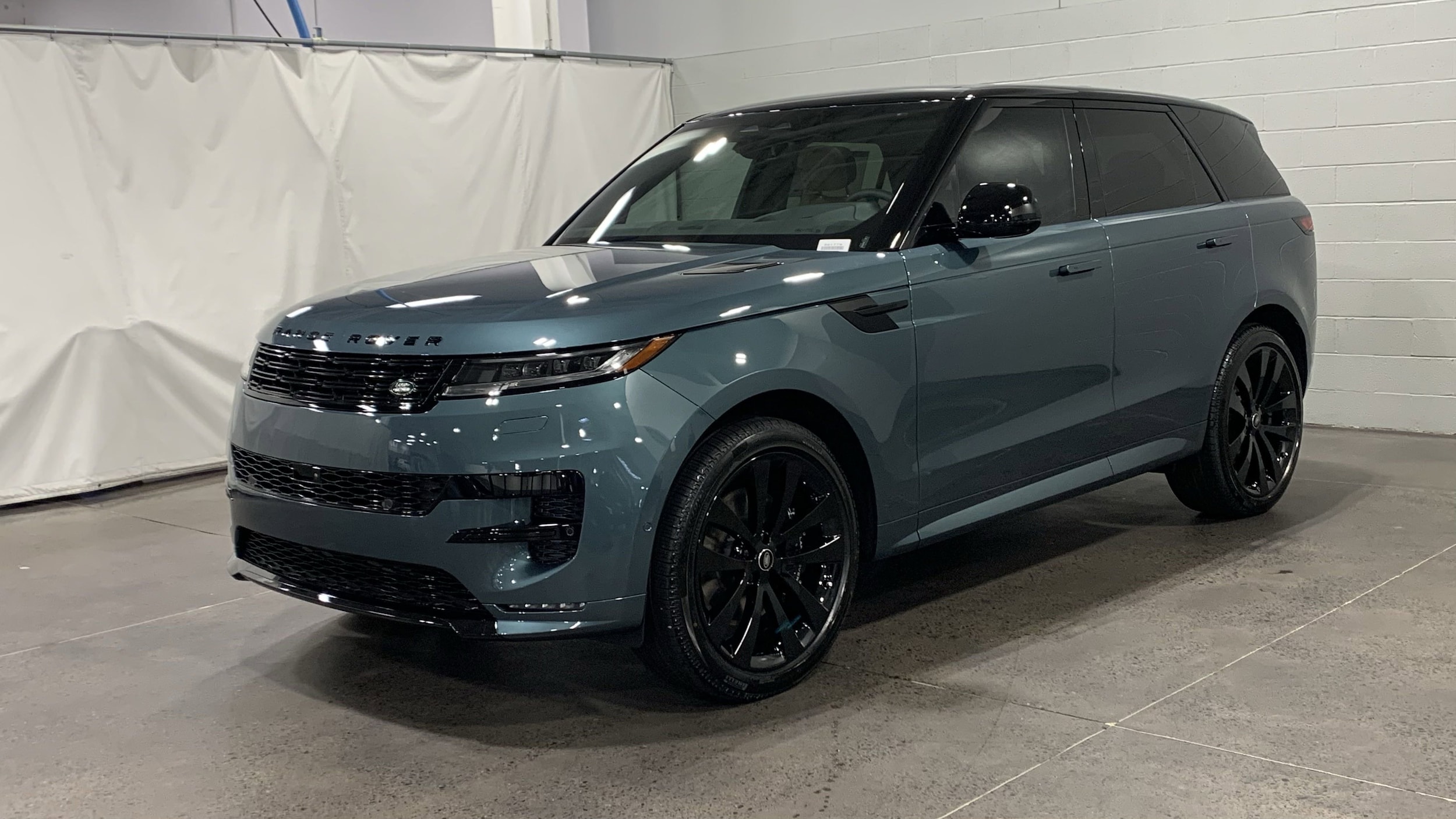 2025 Land Rover Range Rover Sport Dynamic SE's photo