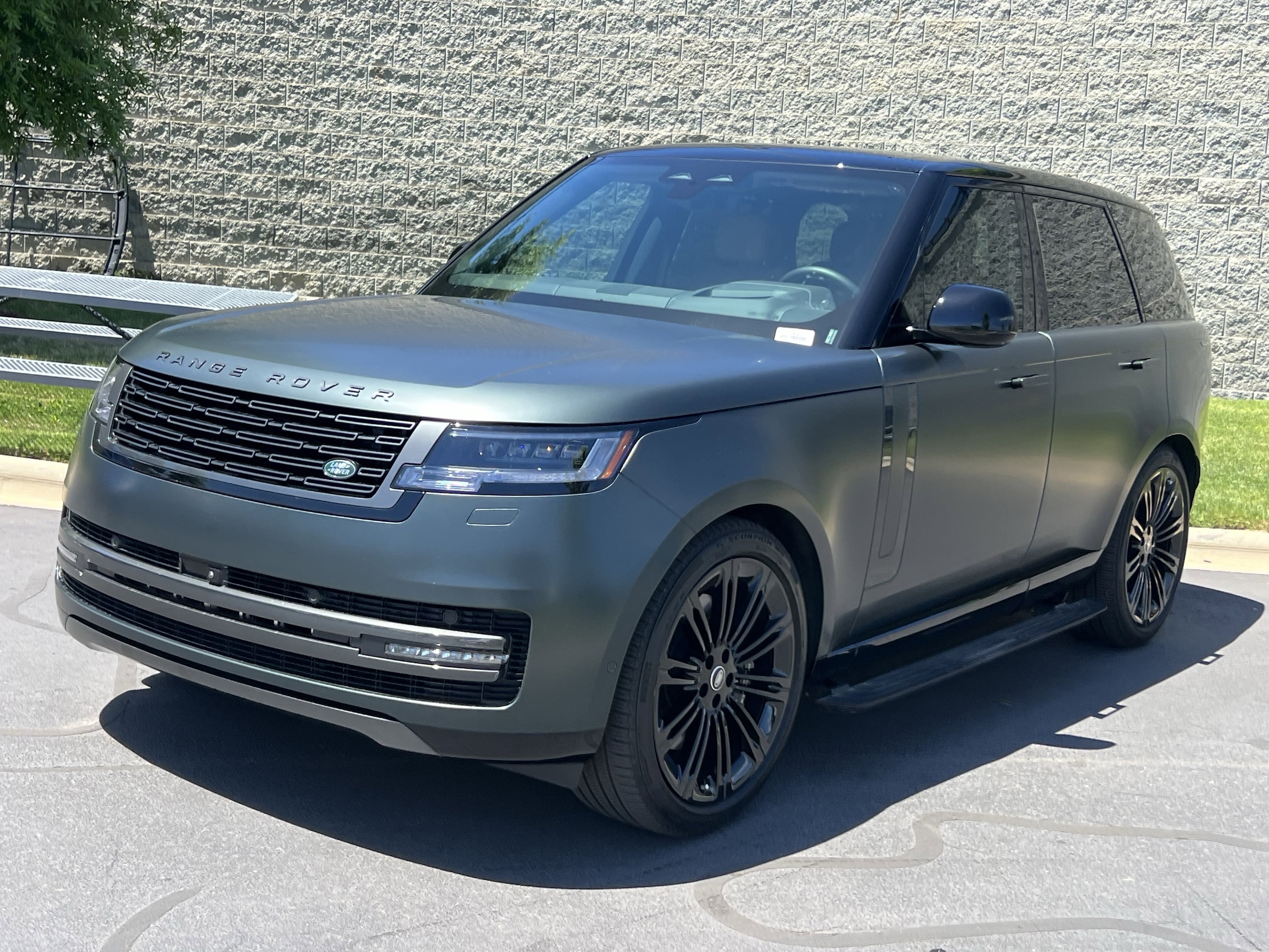 2025 Land Rover Range Rover SE