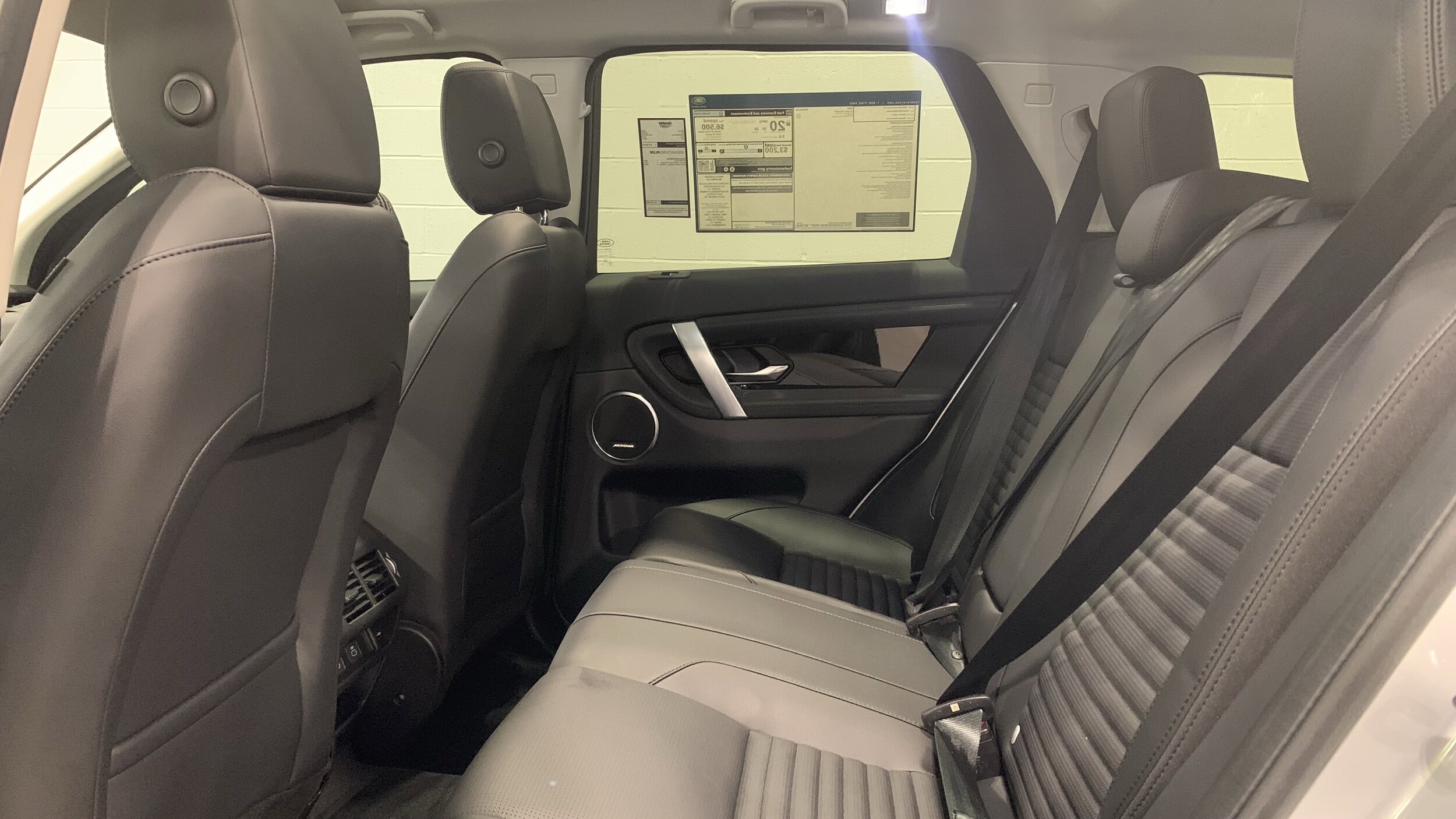 2025 Land Rover Discovery Sport S photo 5