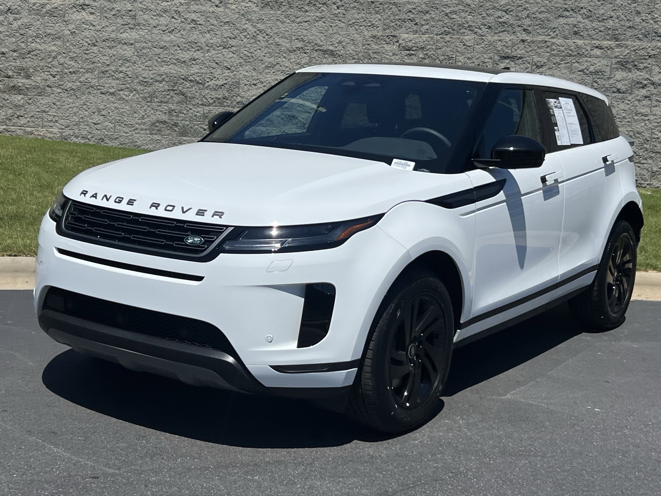 2026 Land Rover Range Rover Evoque S's photo
