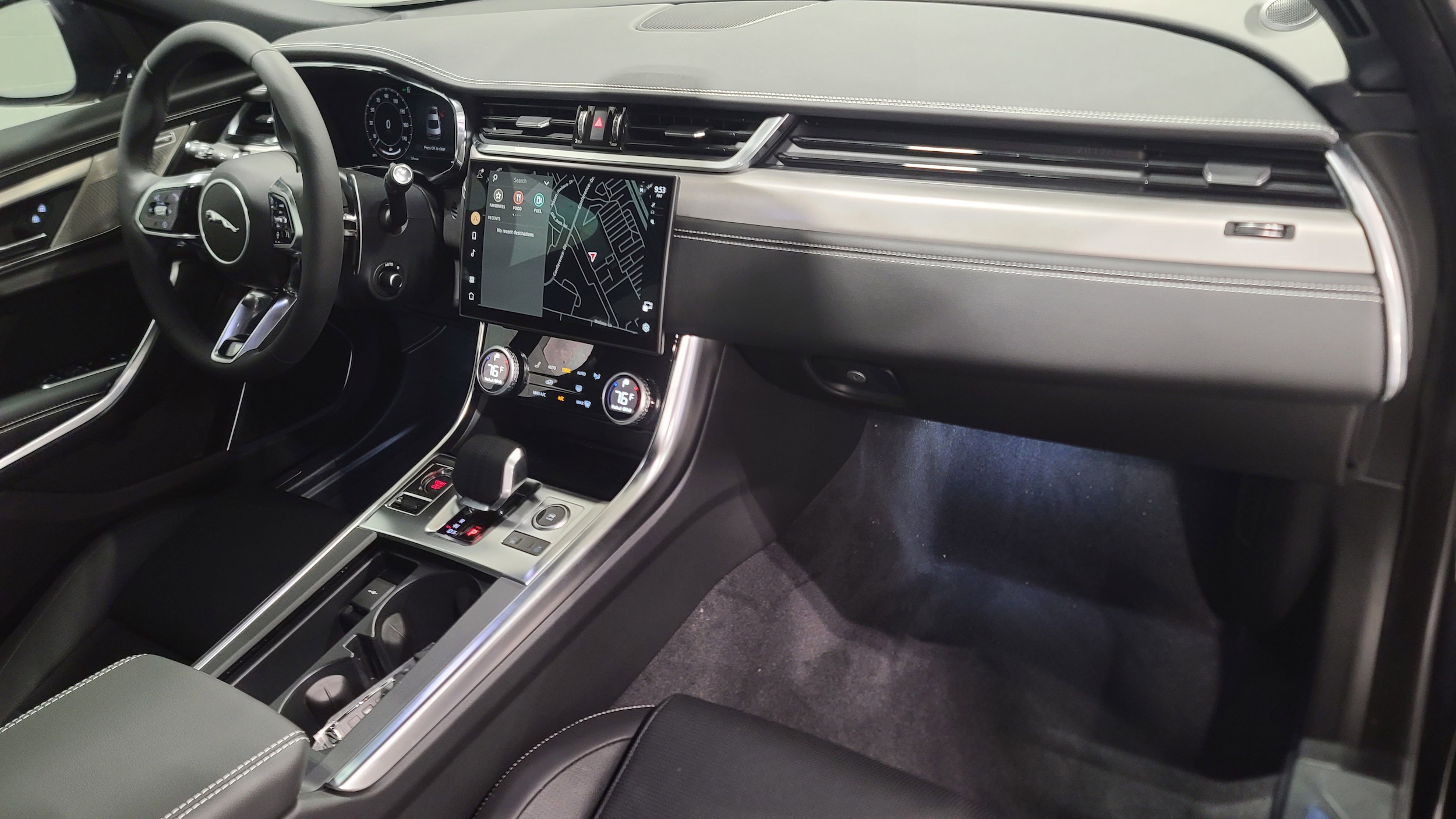 2024 Jaguar XF R-Dynamic SE photo 3