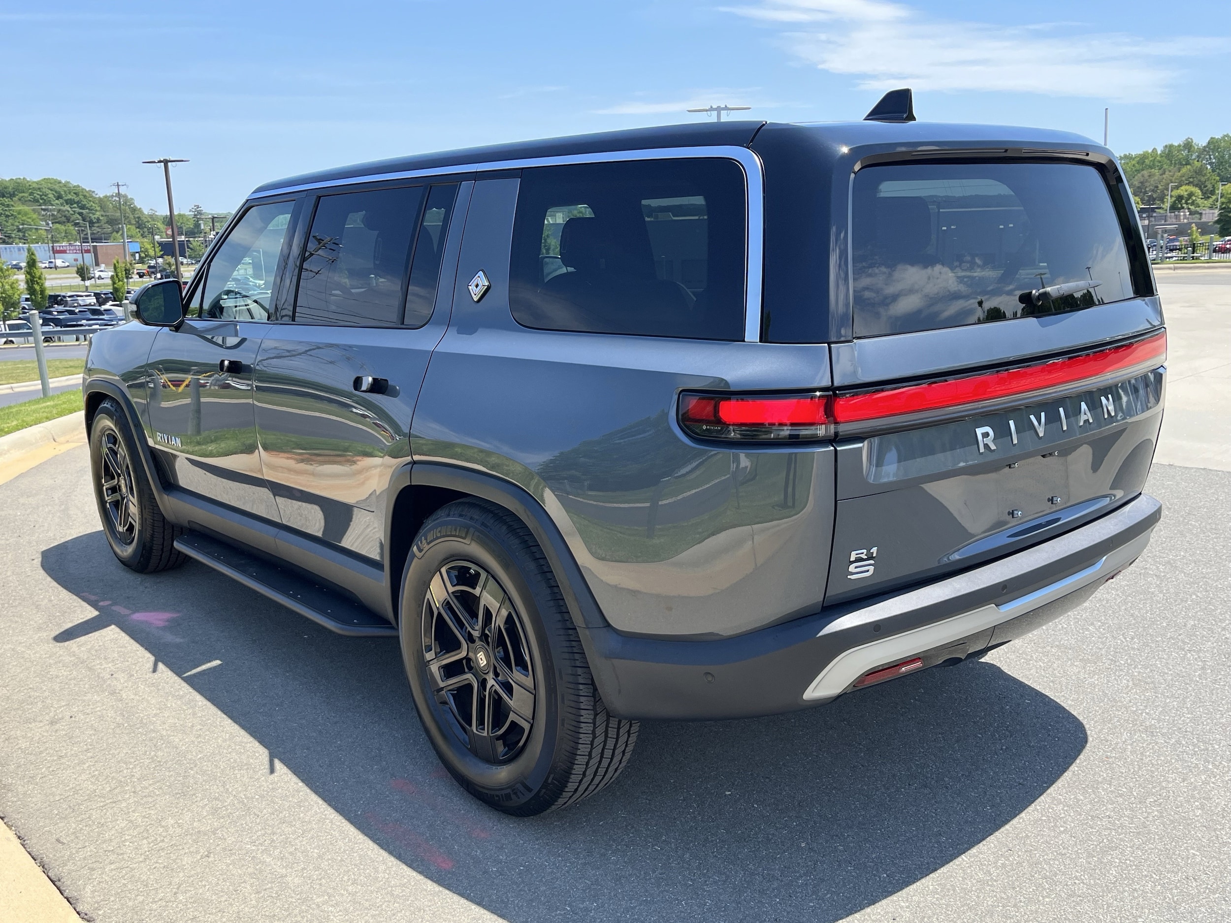 Rivian R1S Adventure