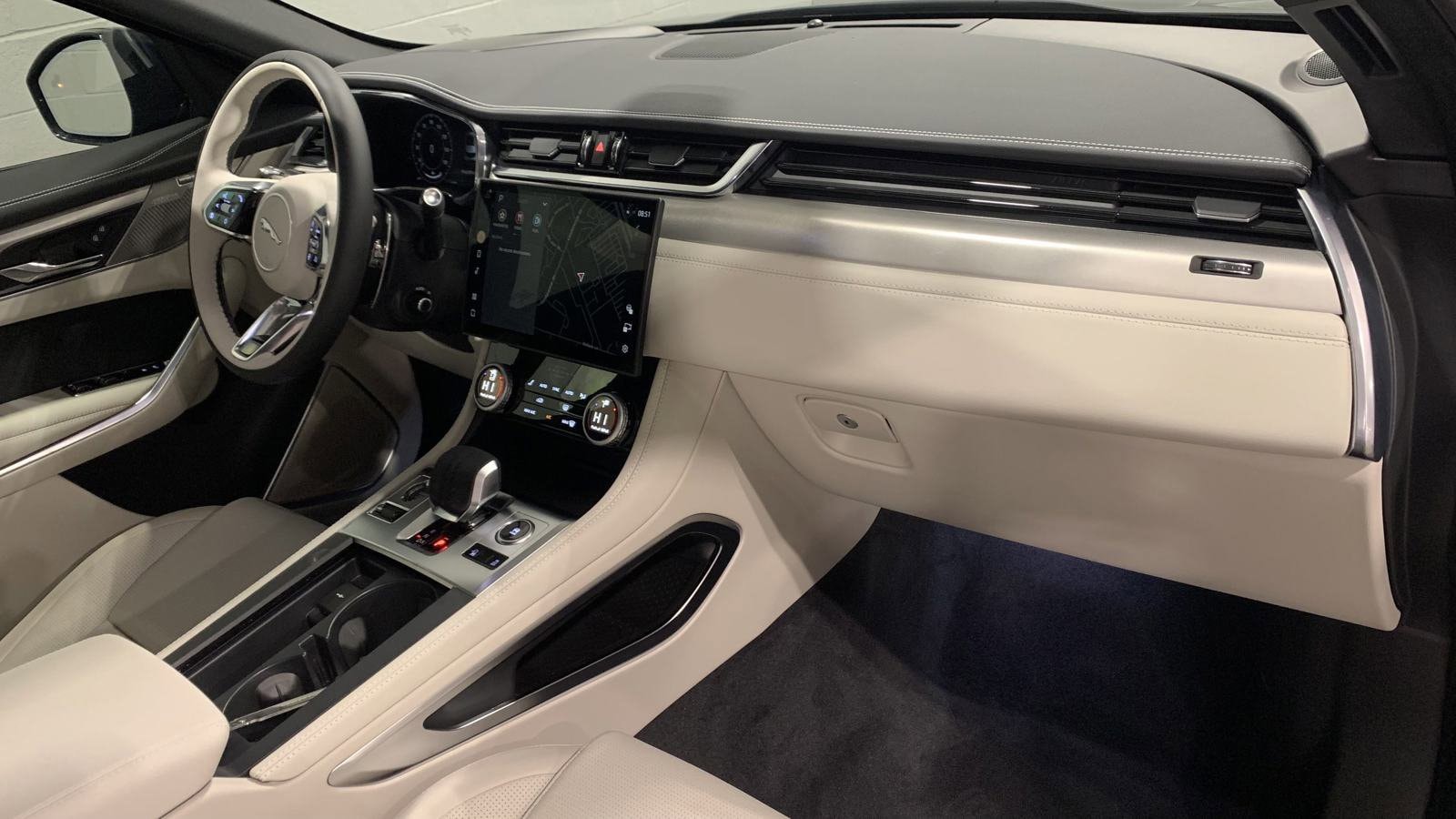 2026 Jaguar F-PACE R-Dynamic S photo 3