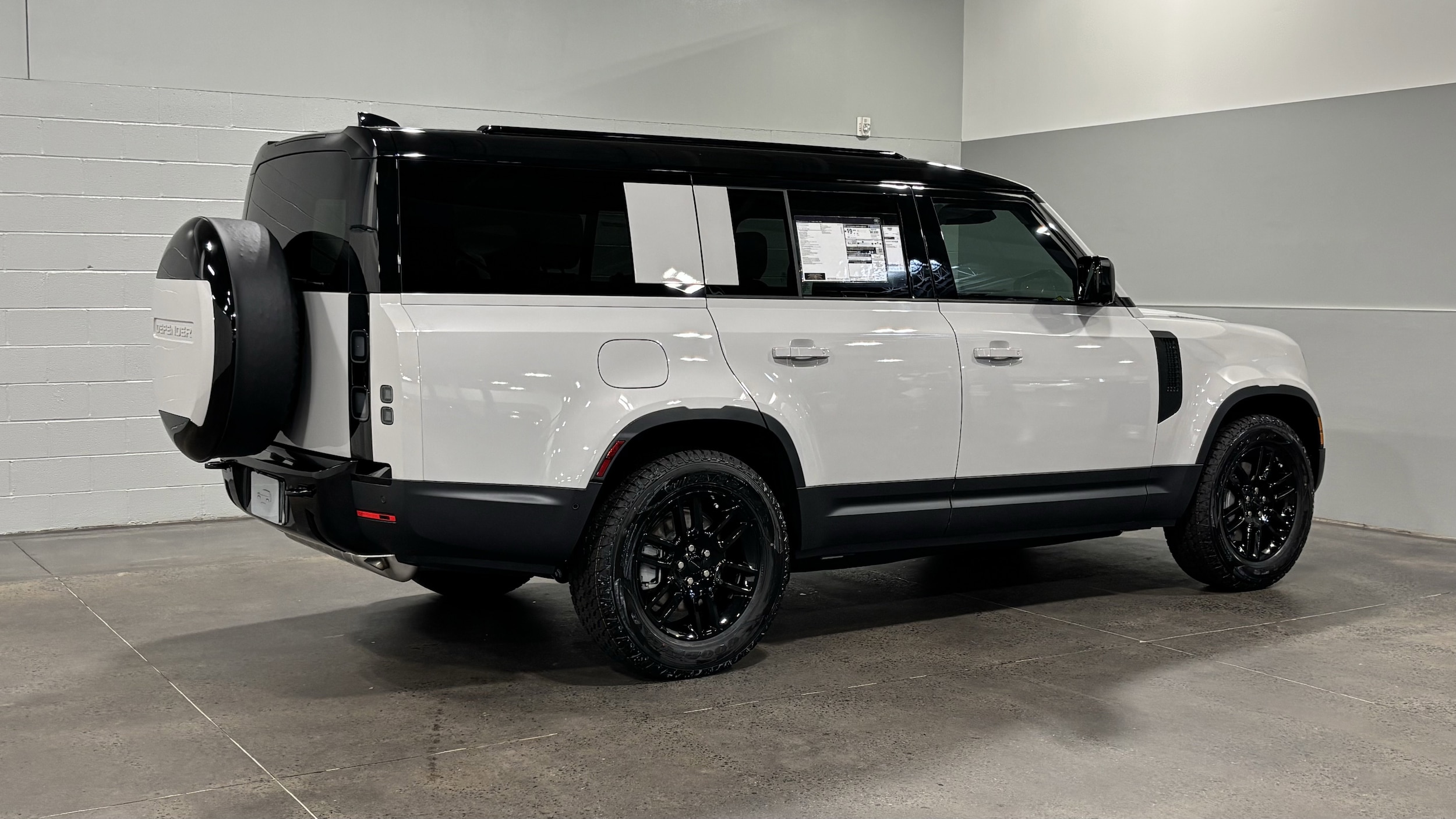 2026 Land Rover Defender 130 S P300's photo