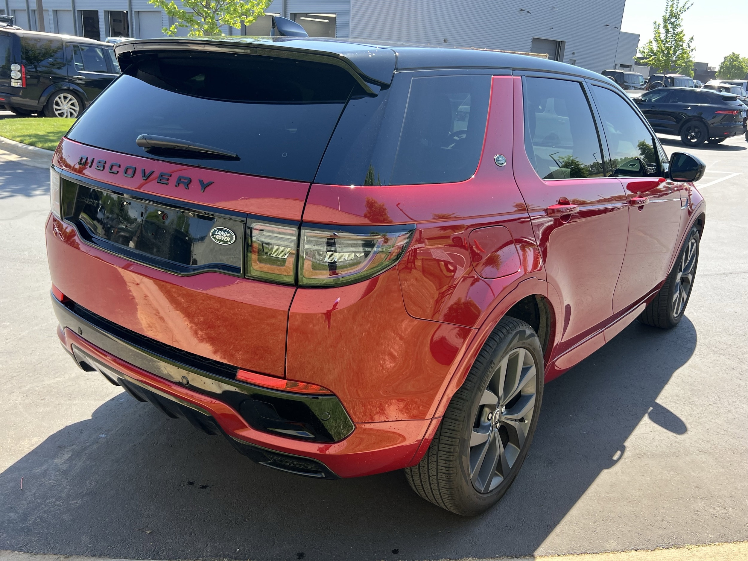 2023 Land Rover Discovery Sport SE R-Dynamic photo 4