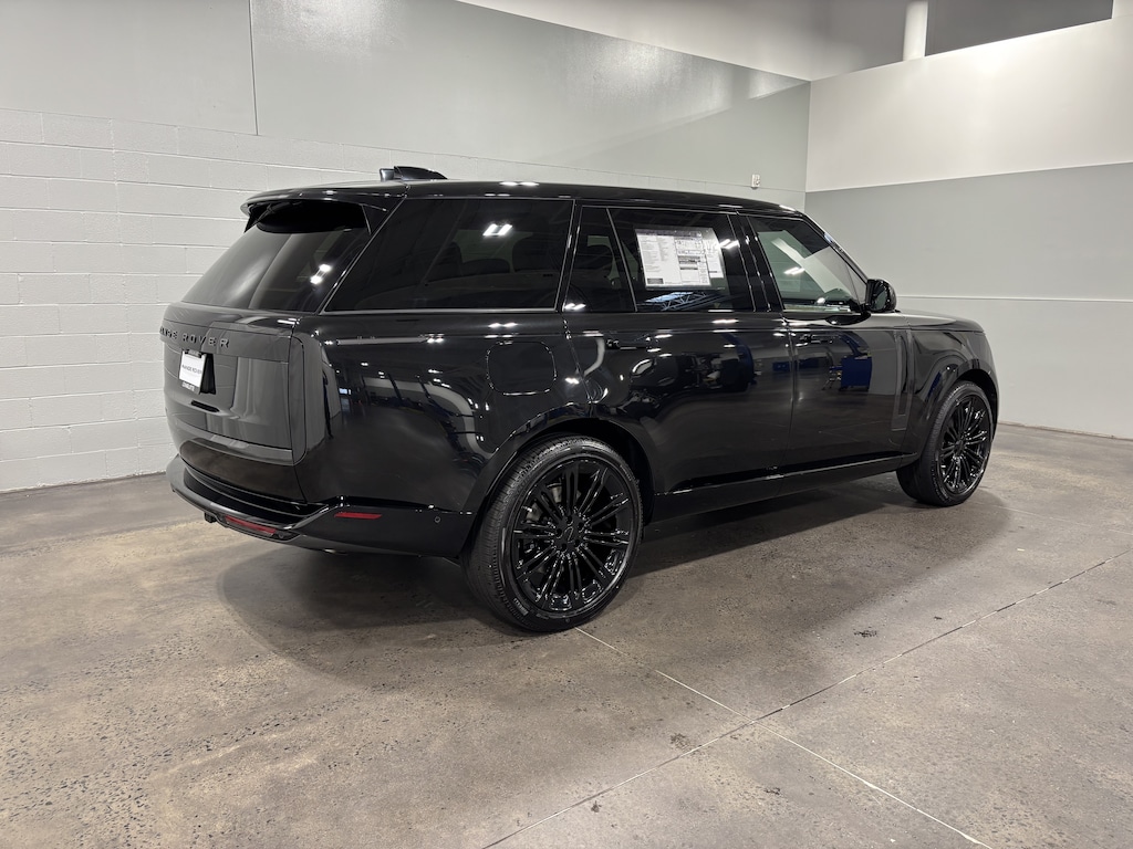 New 2026 Land Rover Range Rover SE LWB 7-Seats / V8 SUV