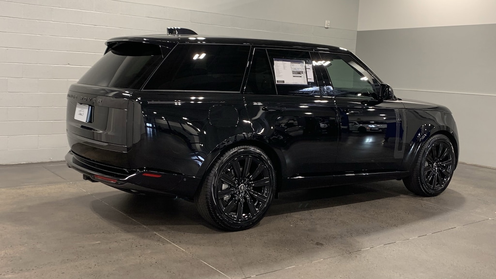 New 2025 Land Rover Range Rover SE SUV