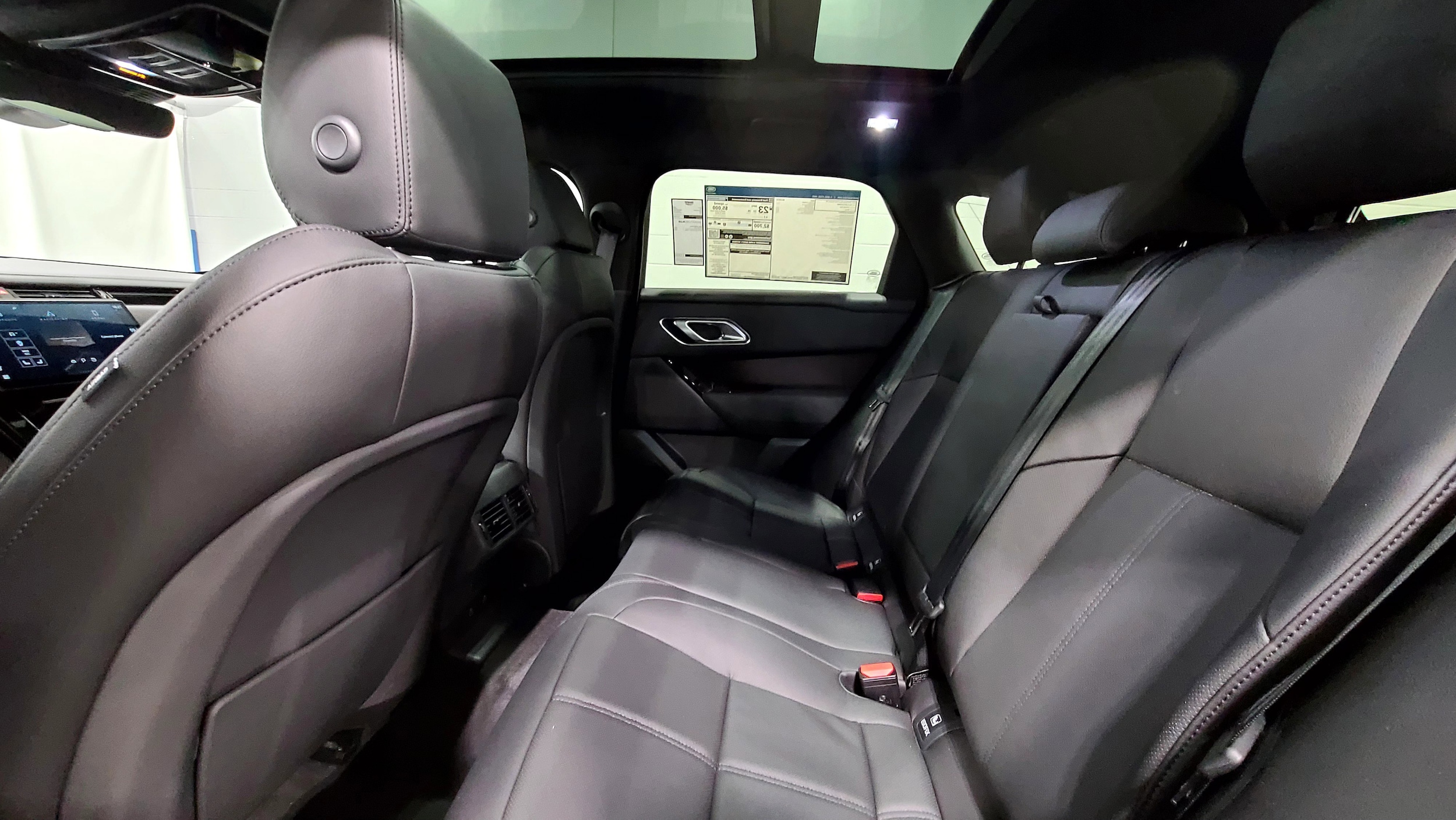 2026 Land Rover Range Rover Velar Dynamic SE photo 5