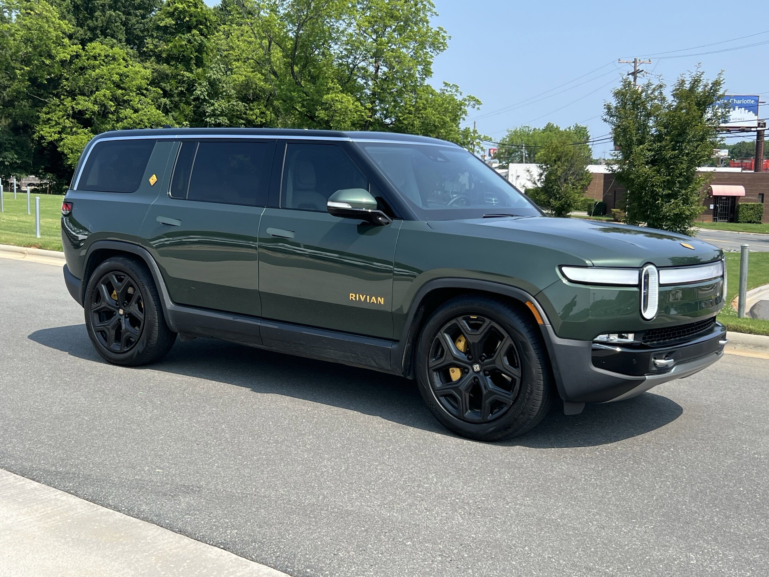 Used 2024 Rivian R1S Adventure with VIN 7PDSGCBA0RN032516 for sale in Charlotte, NC