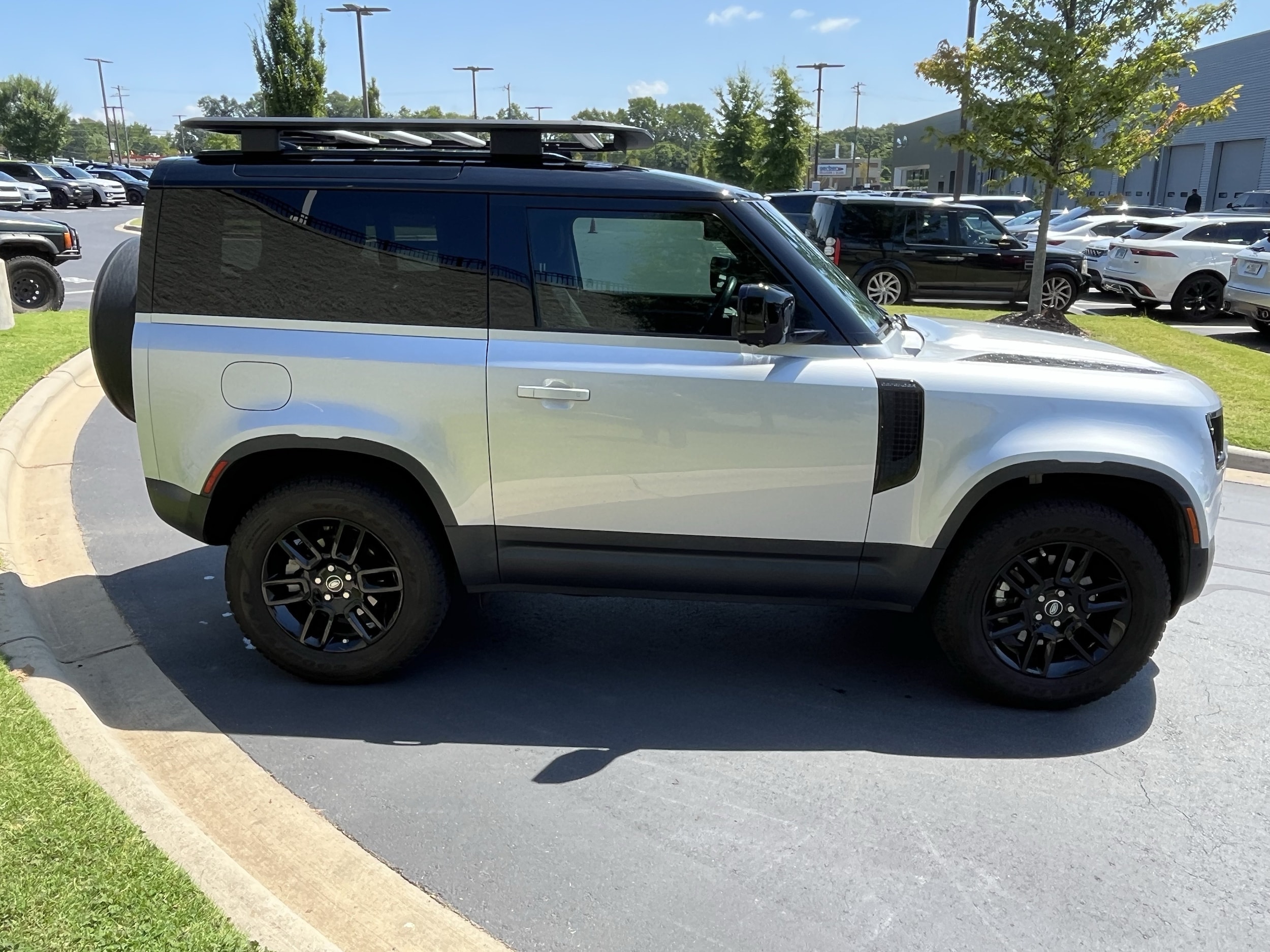 Land Rover Defender S