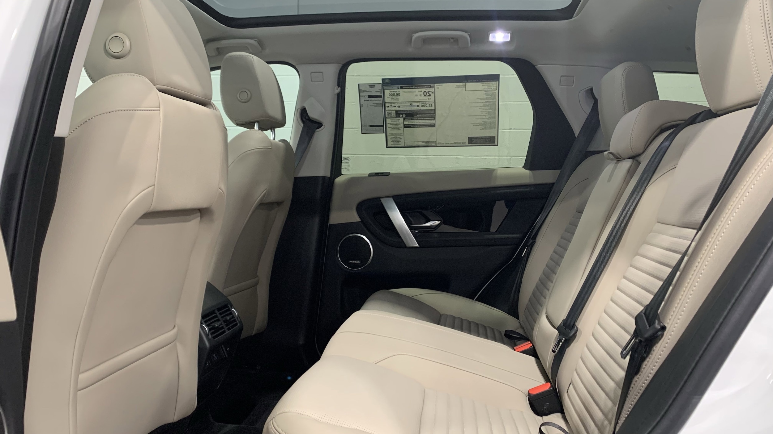 2025 Land Rover Discovery Sport S photo 5