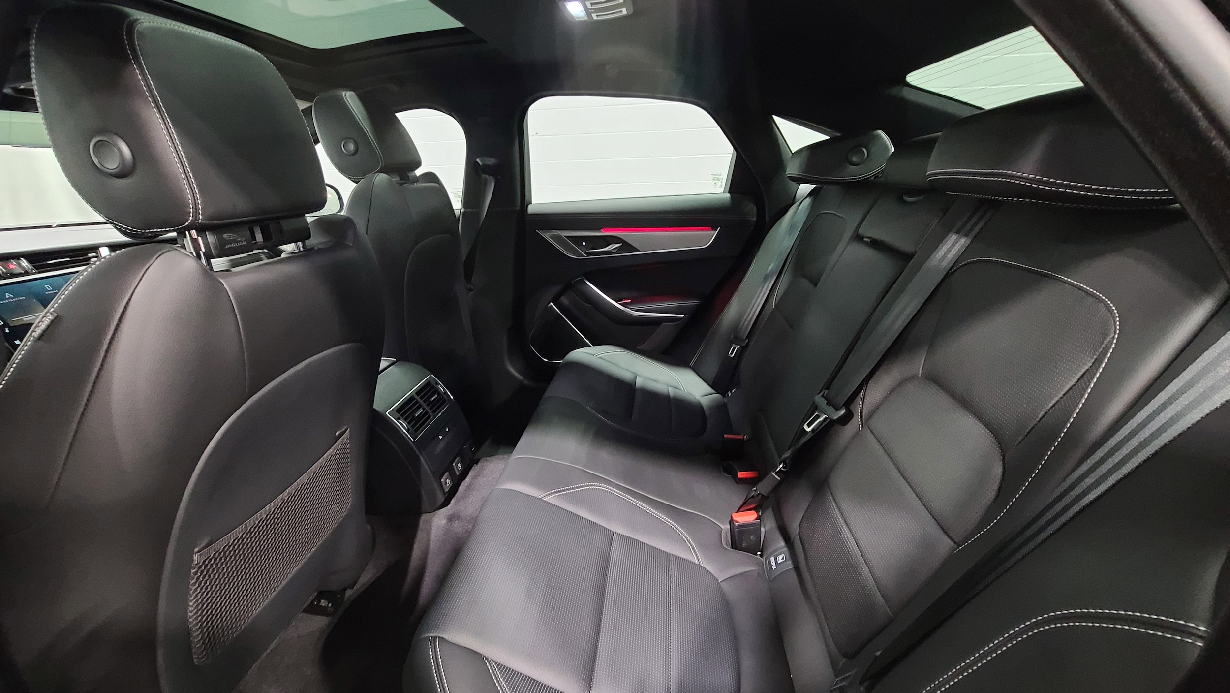 2024 Jaguar XF R-Dynamic SE photo 5