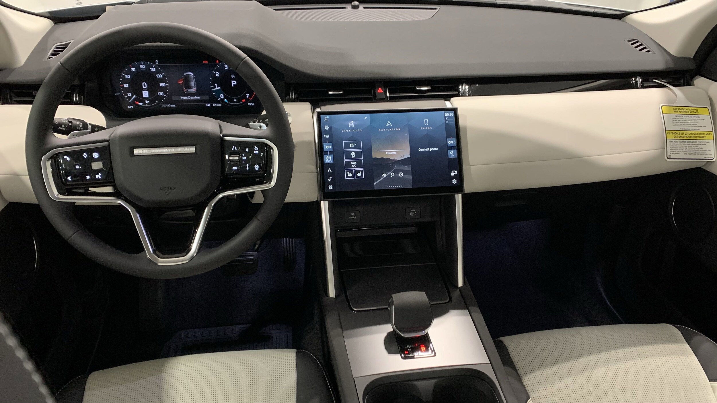 2025 Land Rover Discovery Sport S photo 3