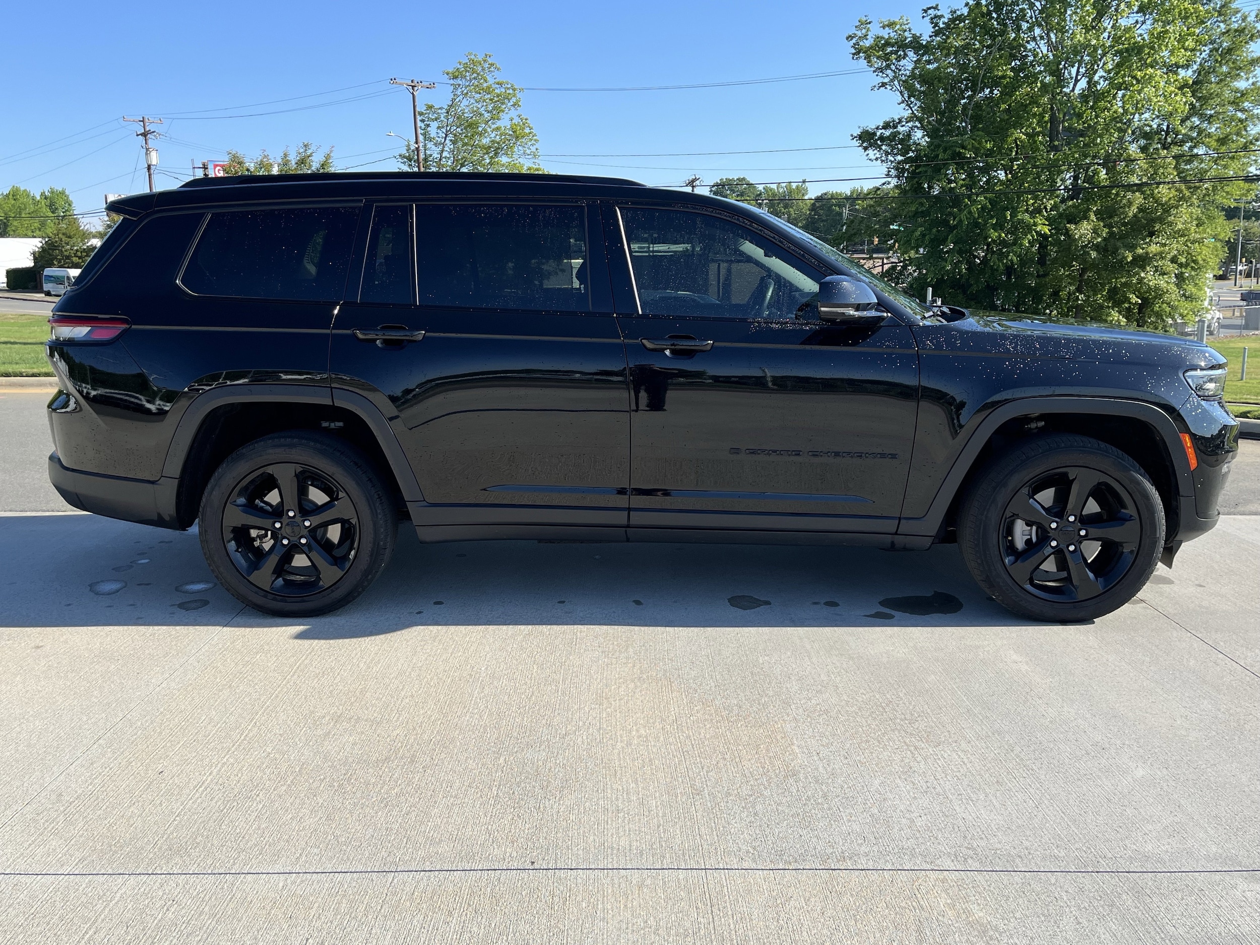 2022 Jeep Grand Cherokee L Limited photo 3