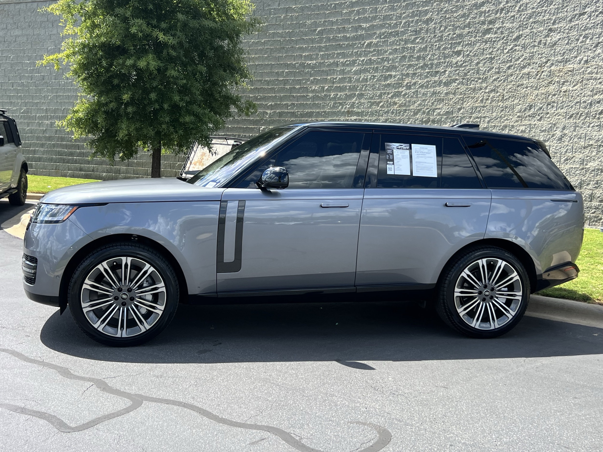 2023 Land Rover Range Rover SE