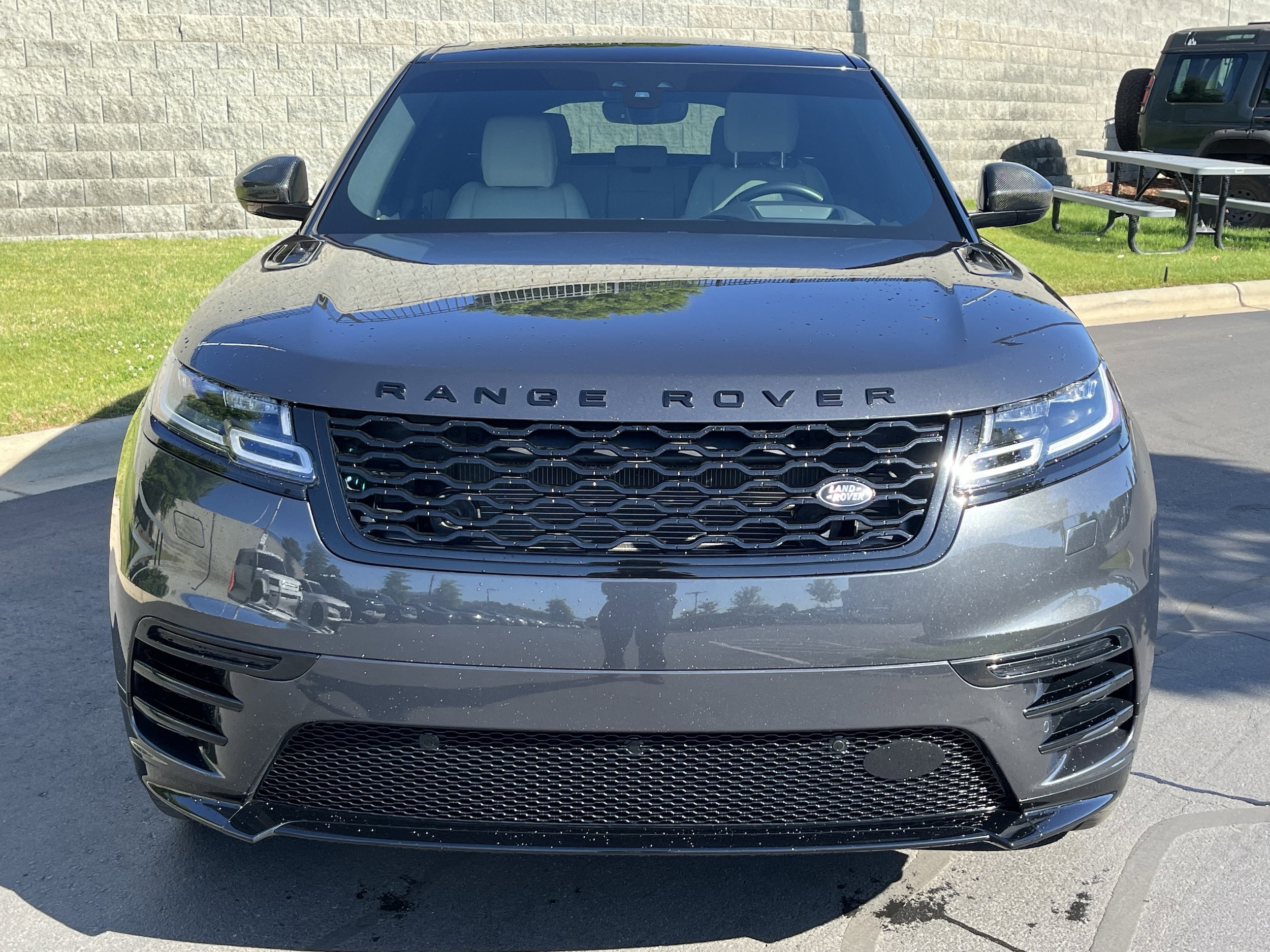 2020 Land Rover Range Rover Velar R-Dynamic S photo 3