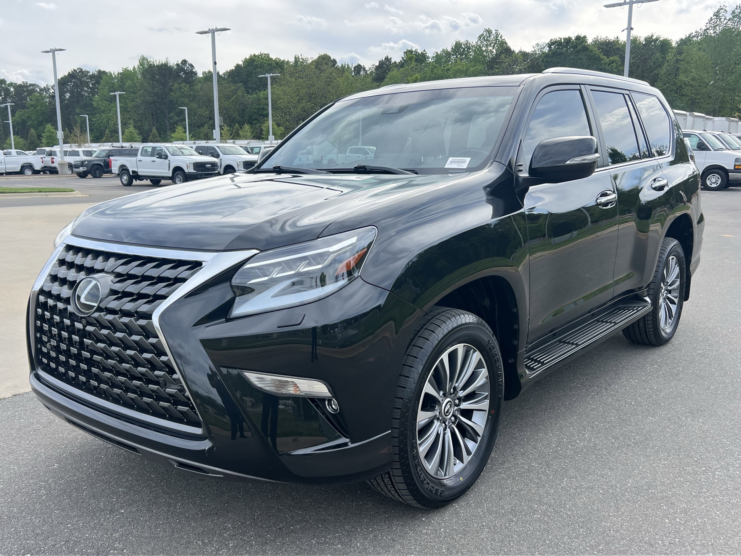 2023 LEXUS GX 460 Luxury photo 2